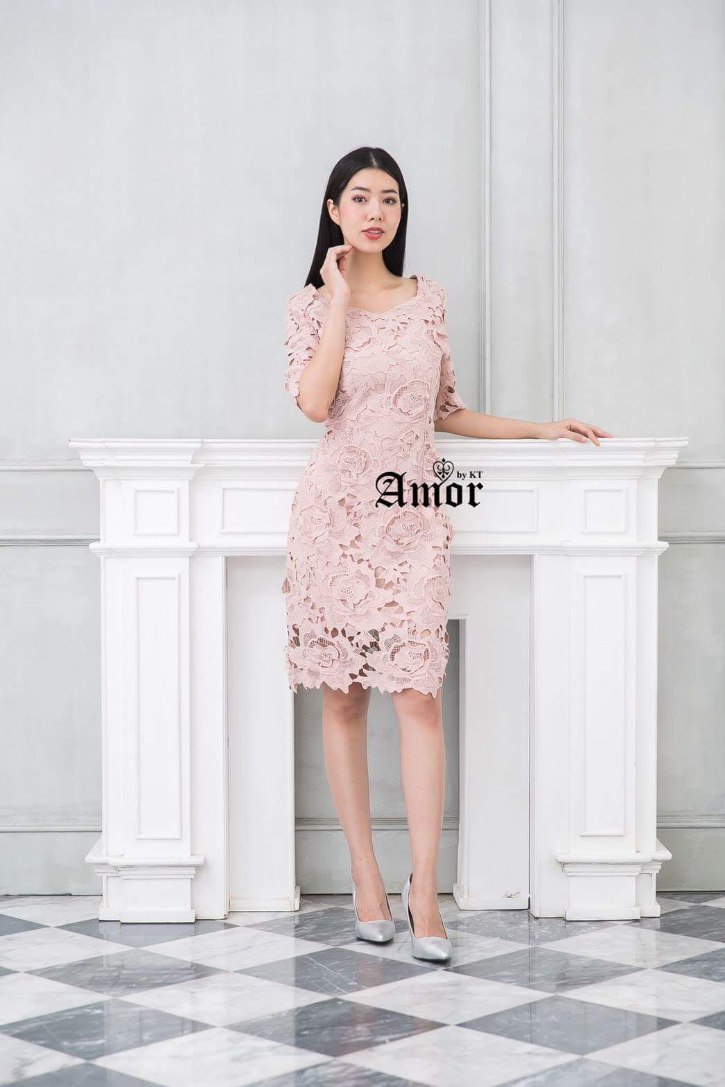 ชุดเดรสลูกไม้ ดอกลอย 3 มิติ