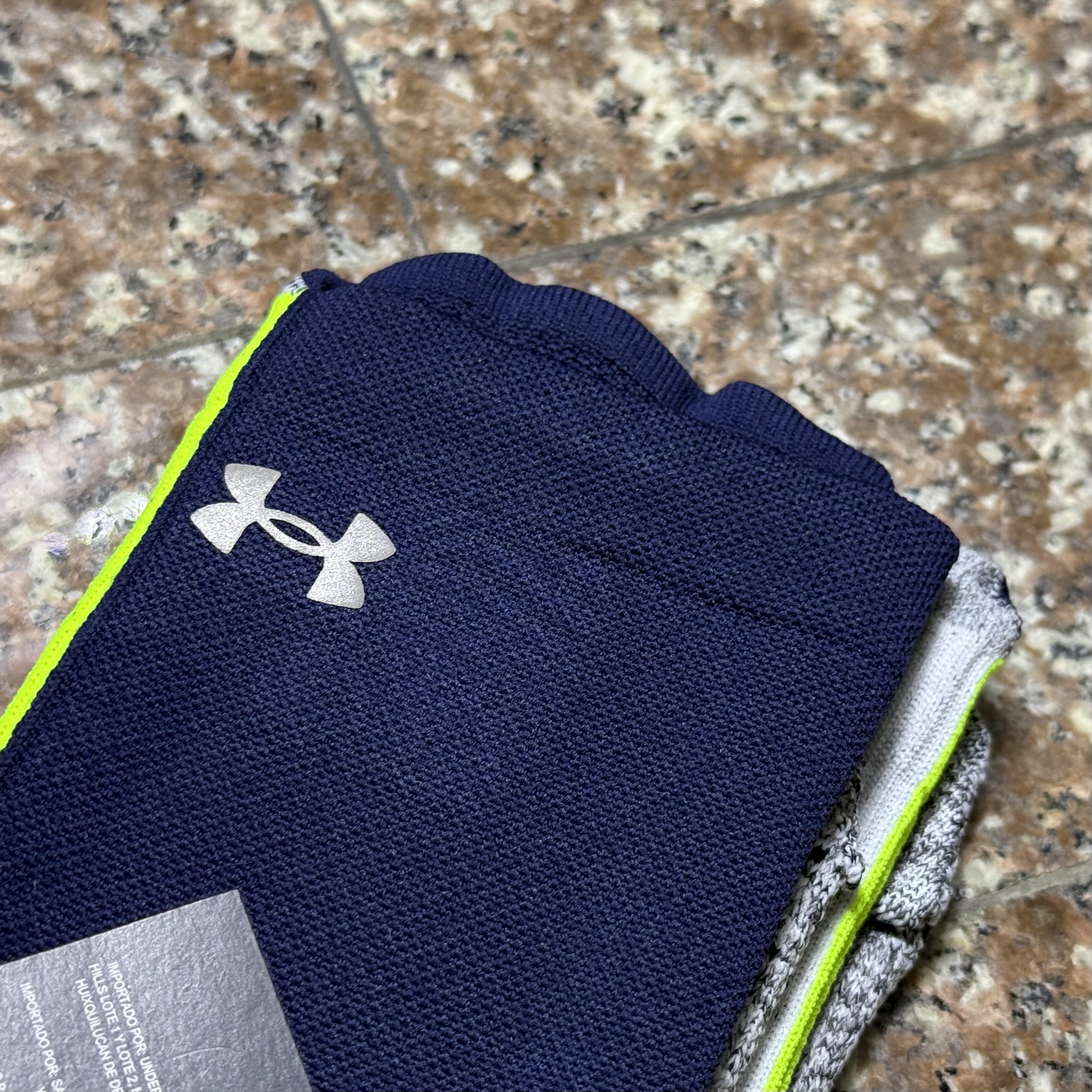 ถุงเท้าวิ่ง Under Armour Cushioned Crew Running Socks ‘Midnight’ (MD,LG)