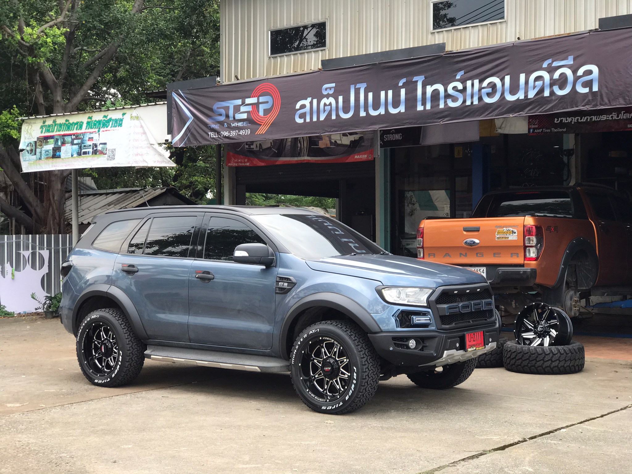 FORD EVEREST ล้อ COSMIS CROWN ผลงานจาก STEP9