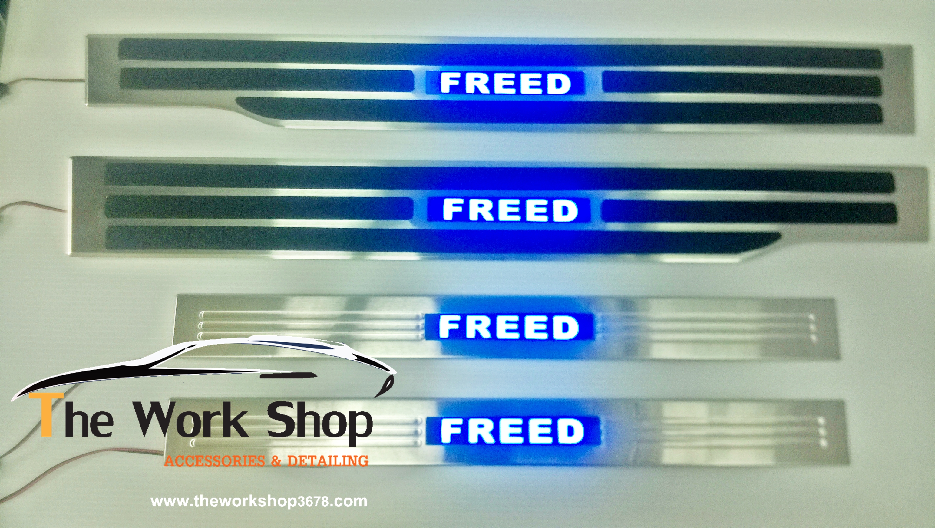 LED Sill Plate for Freed ( กาบประตูมีไฟ LED สีฟ้า )