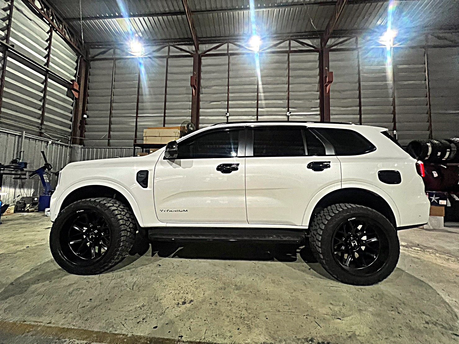 FORD EVEREST NEXTGEN ล้อแท้ HOSTILE H120 ขอบ22 ที่ STEP9