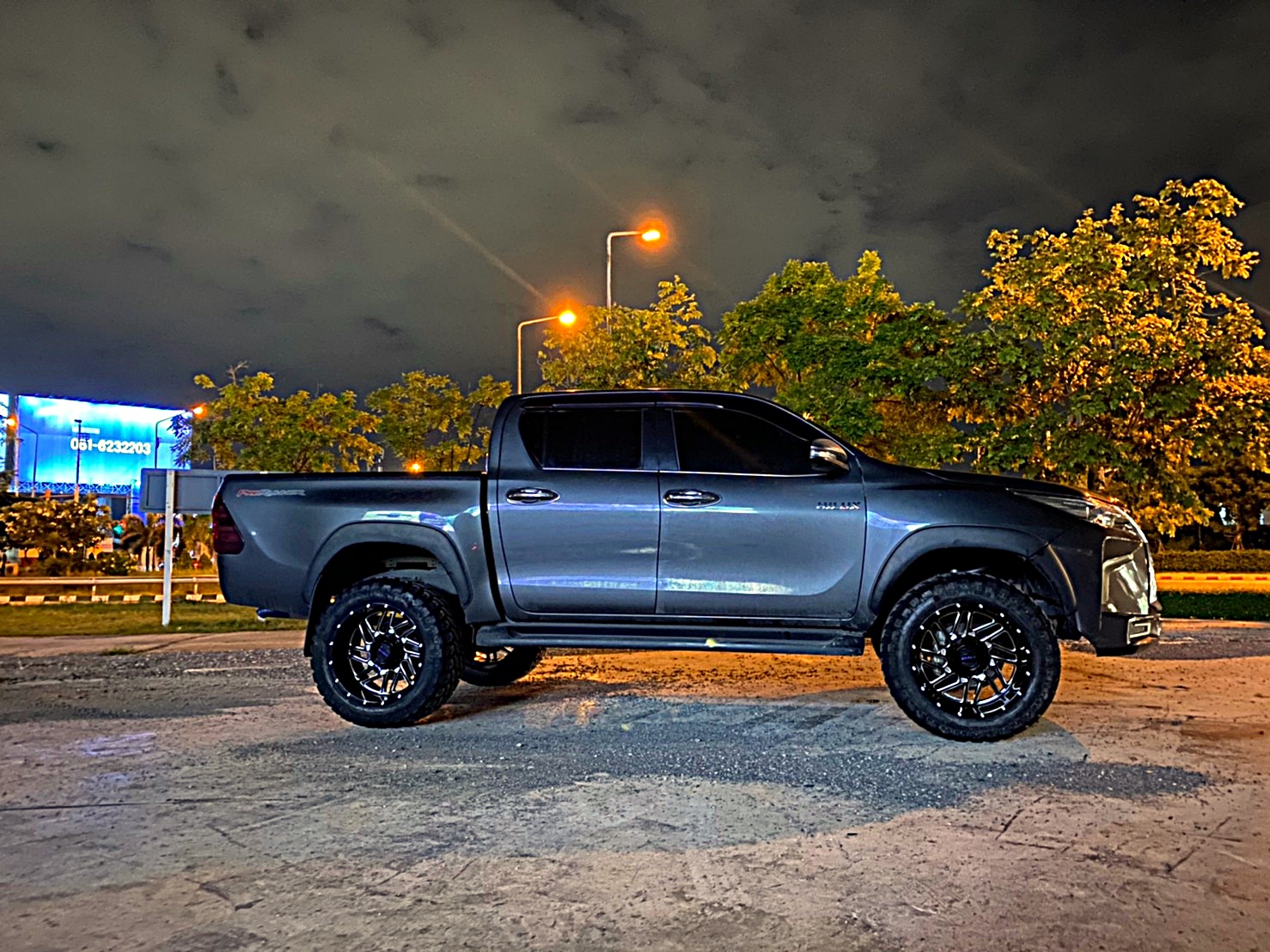 TOYOTA REVO จัดทรงเมกาที่ STEP9
