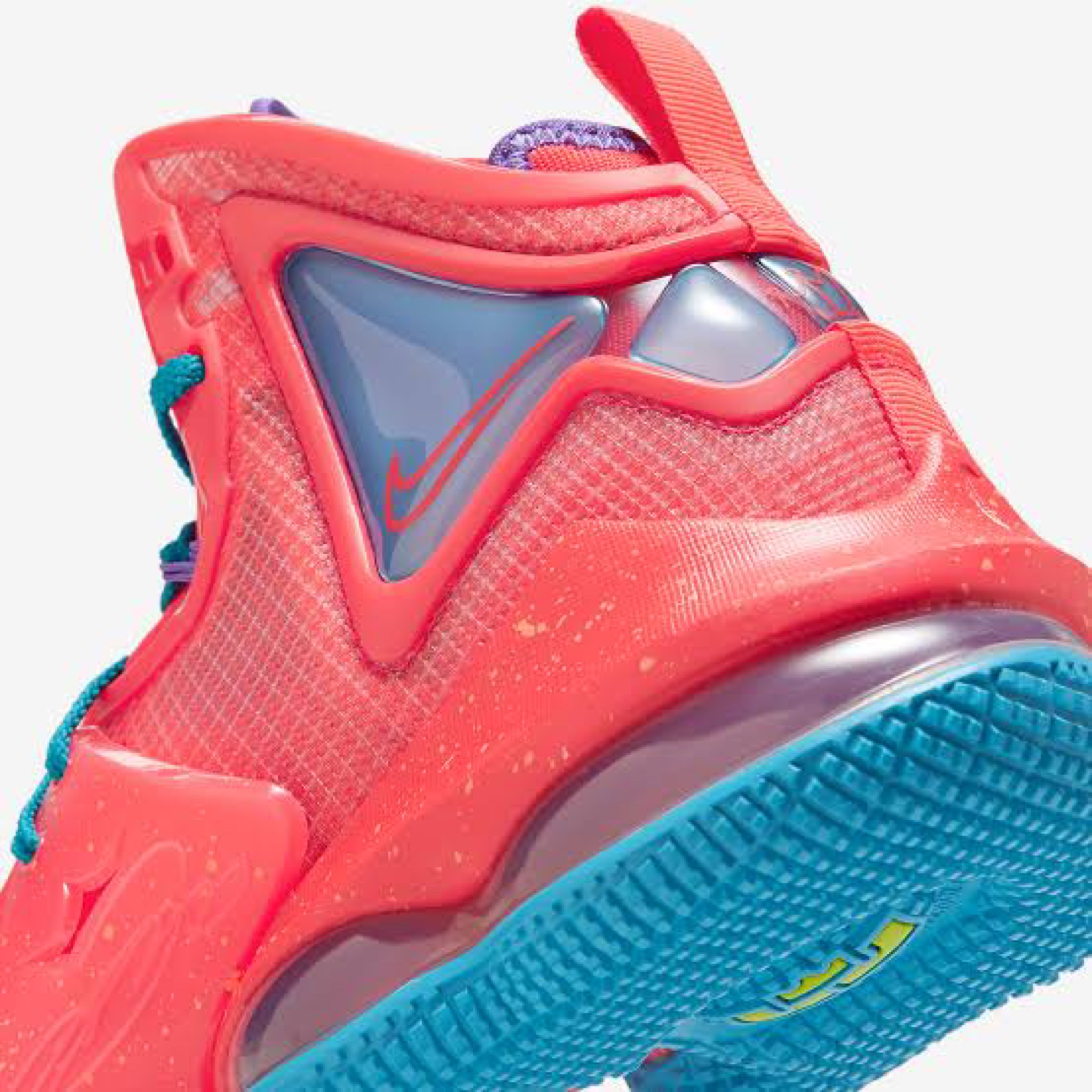 รองเท้าบาส Nike LeBron XIX ‘BRED’ (M9US)