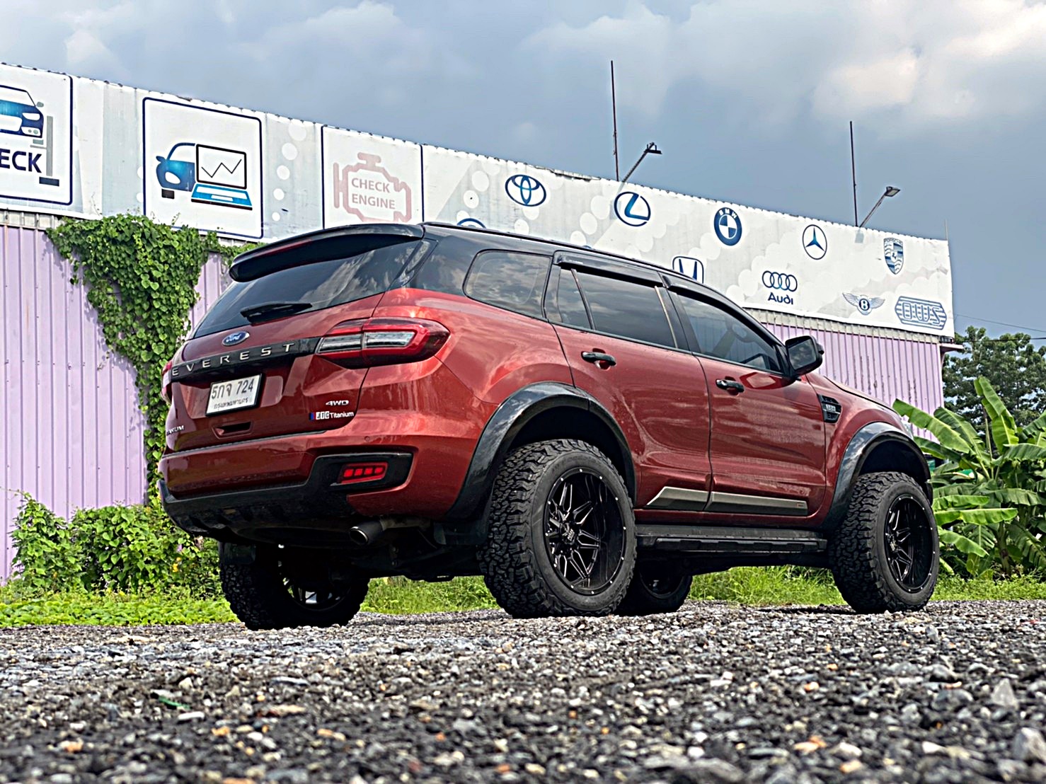 FORD EVEREST จัดทรงเมกาที่ STEP9