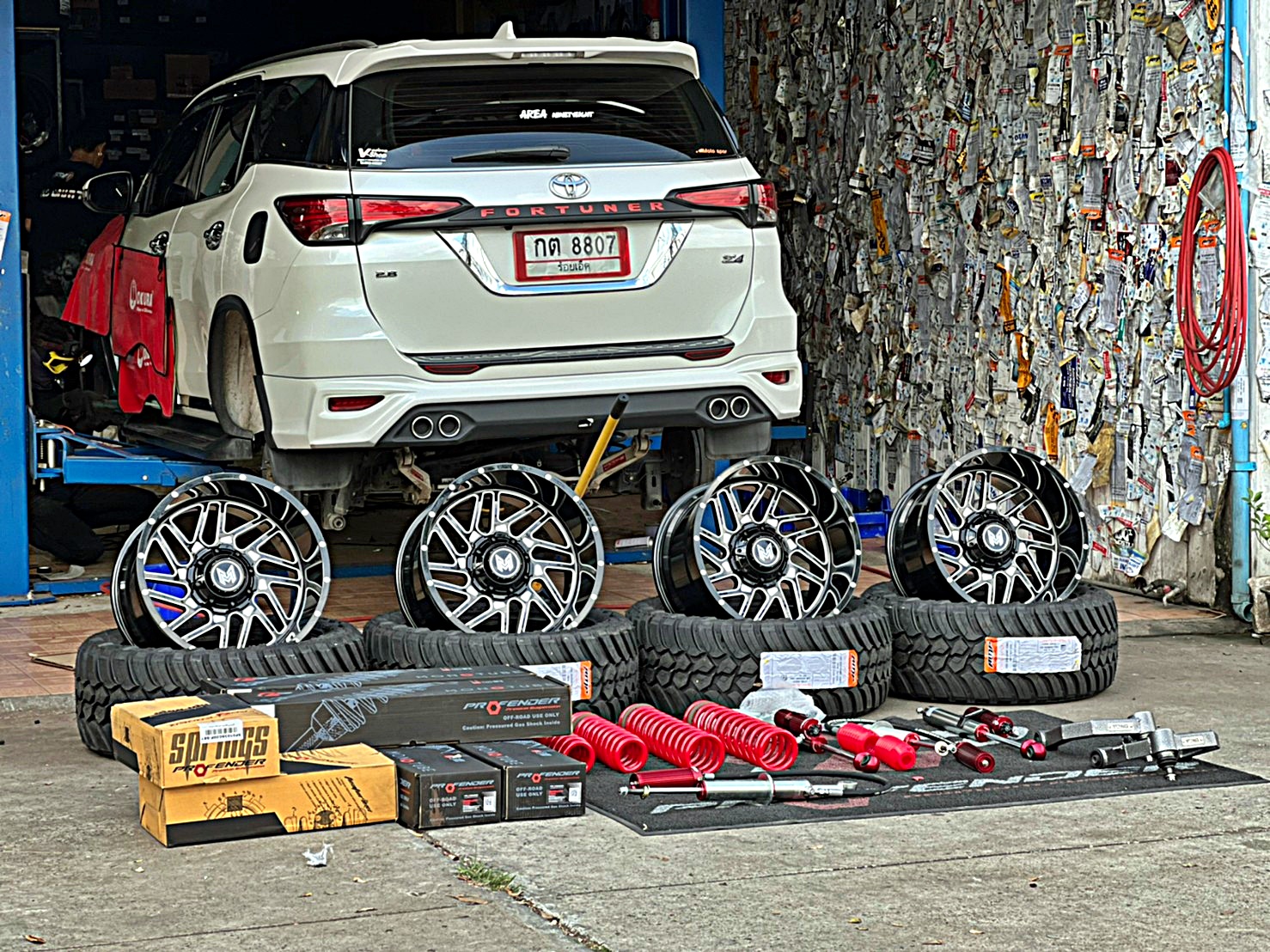 FORTUNER ทรงเมกา ล้อขอบ20 ที่ STEP9