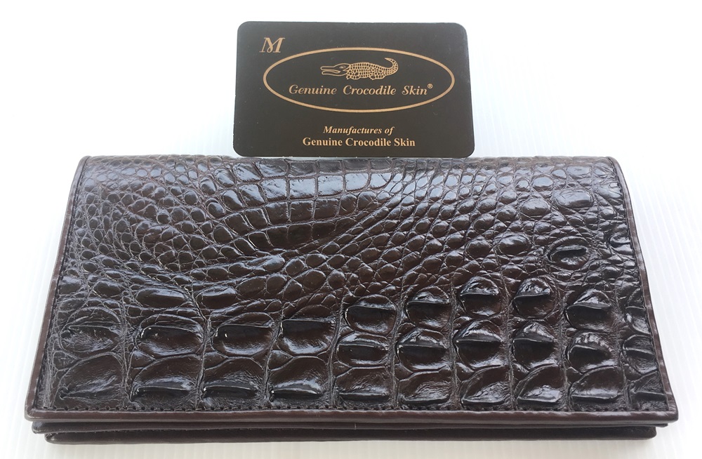 กระเป๋าสตางค์หนังจระเข้แท้ 2พับยาว ส่วนกระดูก สีน้ำตาล