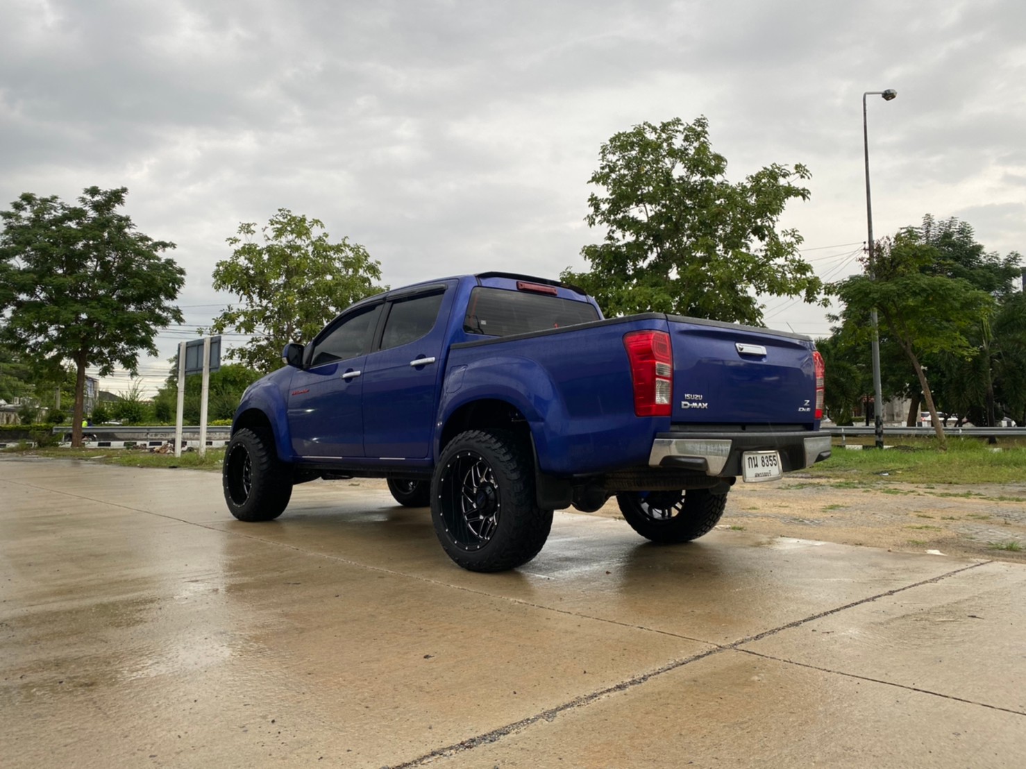 D-MAX มาจากสุพรรณบุรี จัดทรงเมกาที่ STEP9