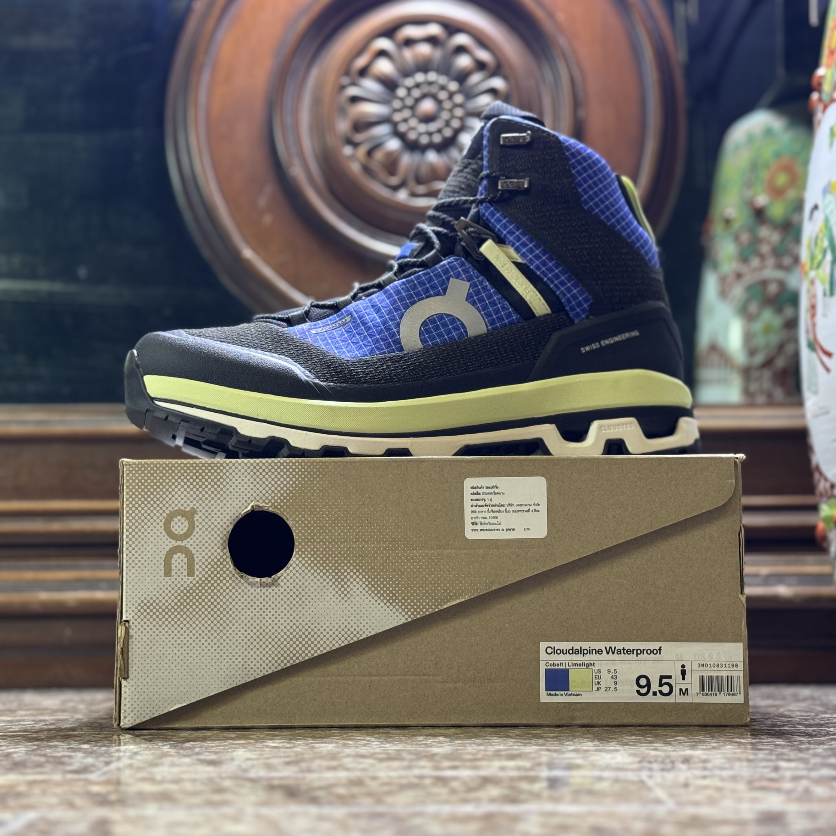 รองเท้าเดินป่า On CloudAlpine Waterproof (M8/8.5/9US)