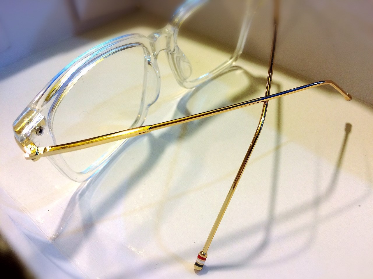 กรอบแว่นทรงเหลี่ยม