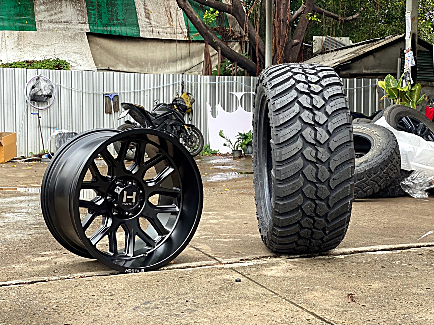 FORD EVEREST ทรงเมกา ล้อ HOSTILE H120 โคตรหล่อ