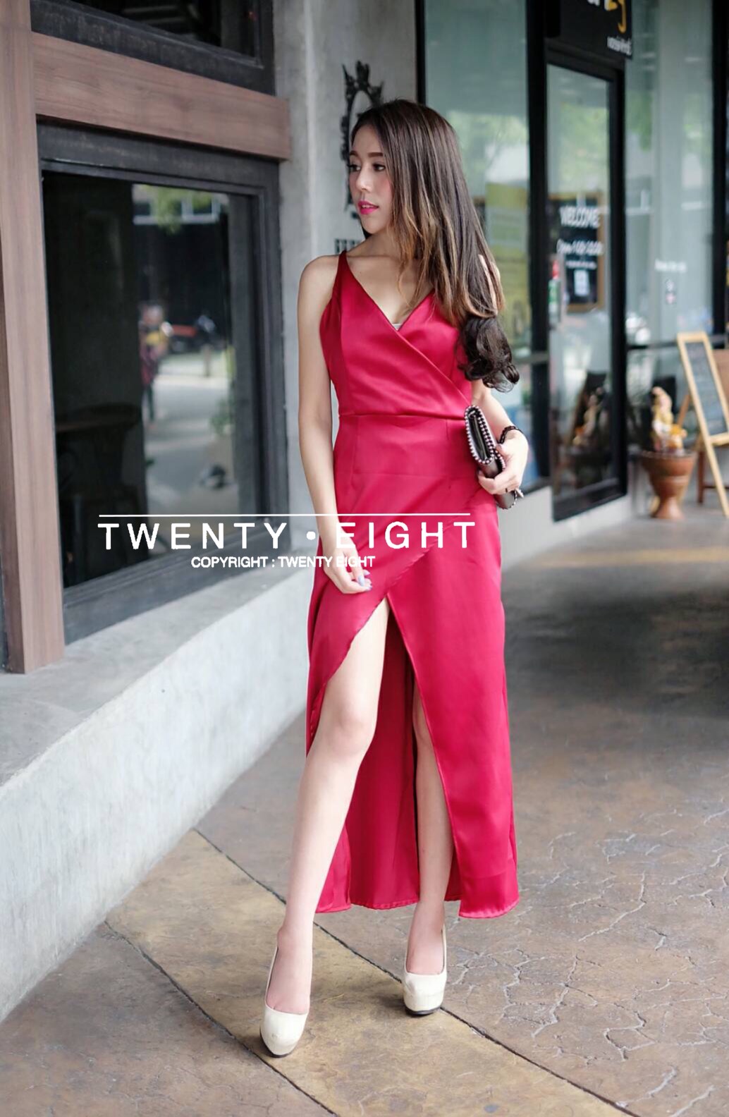 เดรสราตรี สายเดี่ยวผ่าหน้า