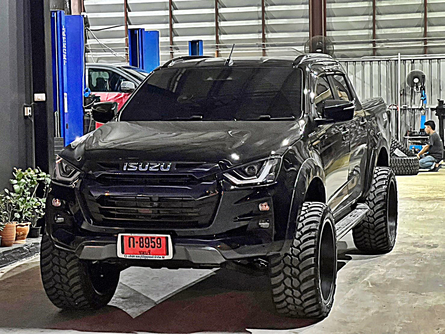 D-MAX ทรงเมกา จัดล้อแท้ HOSTILE ที่ STEP9