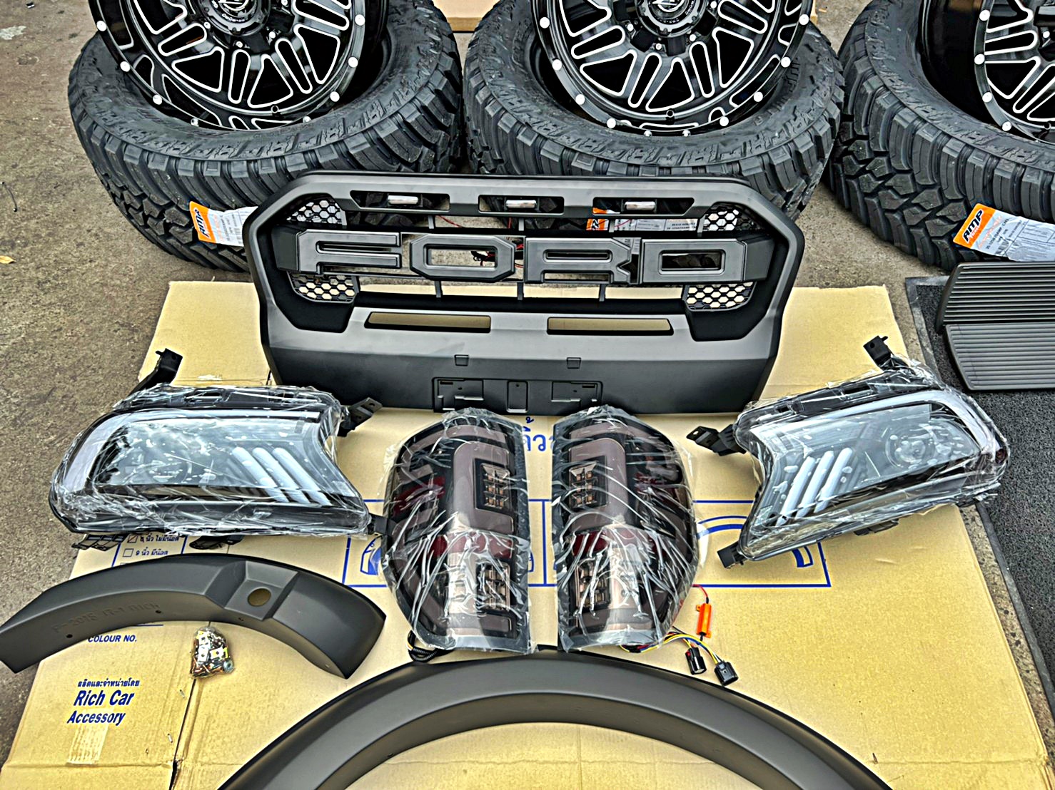 FORD WILDTRAK ชุดแต่งรอบคัน ทรงเมกาที่ STEP9