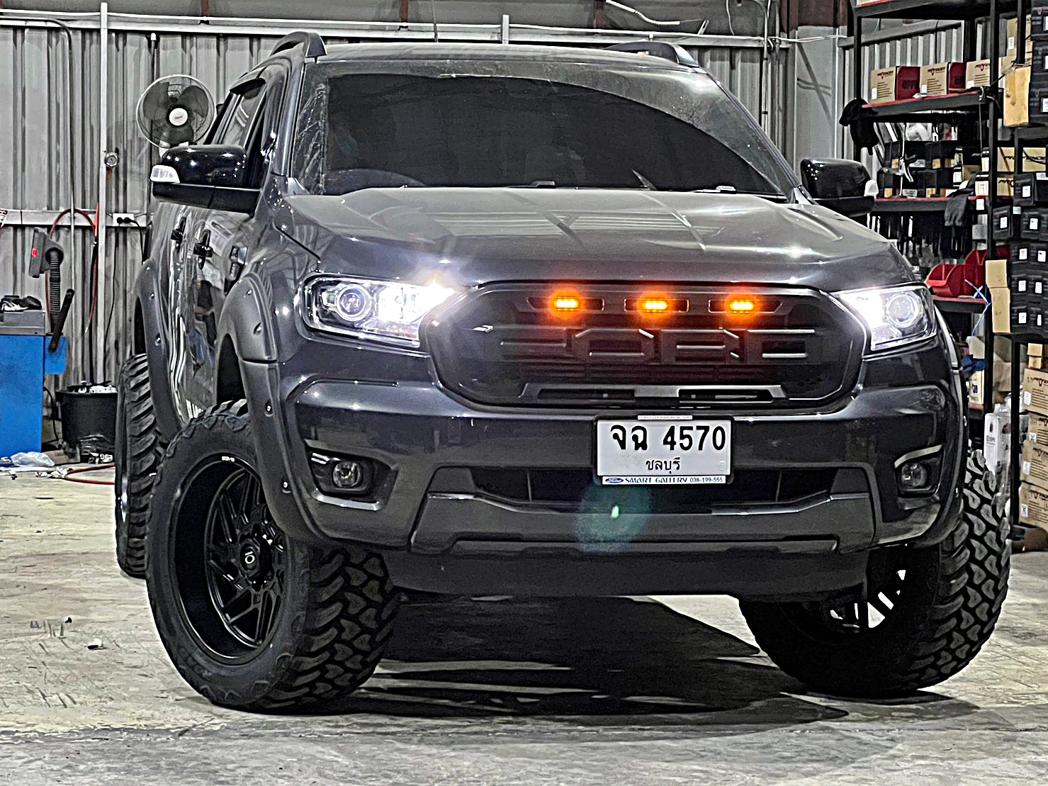 FORD RANGER แต่งทรงเมกาที่ STEP9