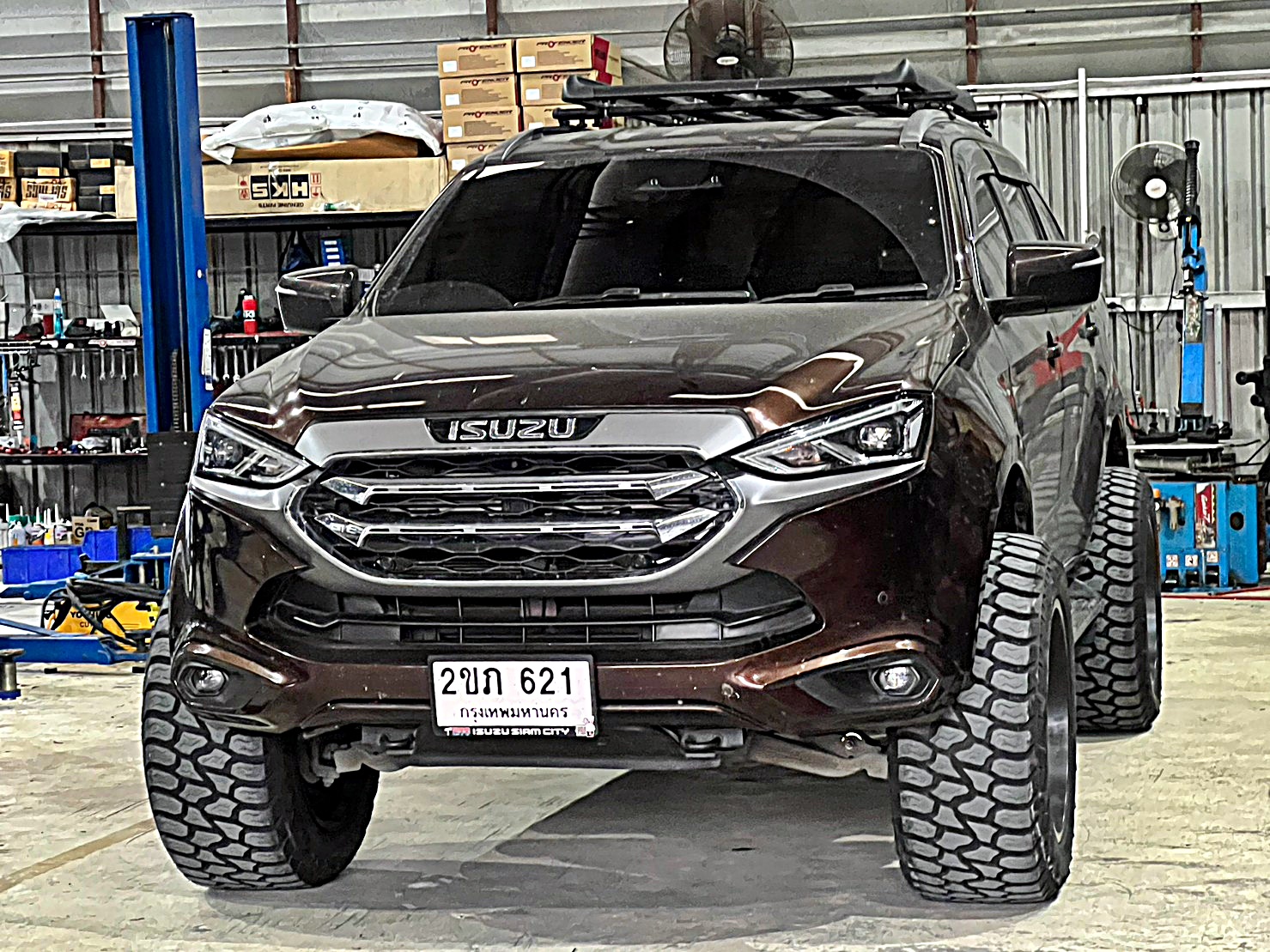 MU-X แต่งทรงเมกาที่ STEP9