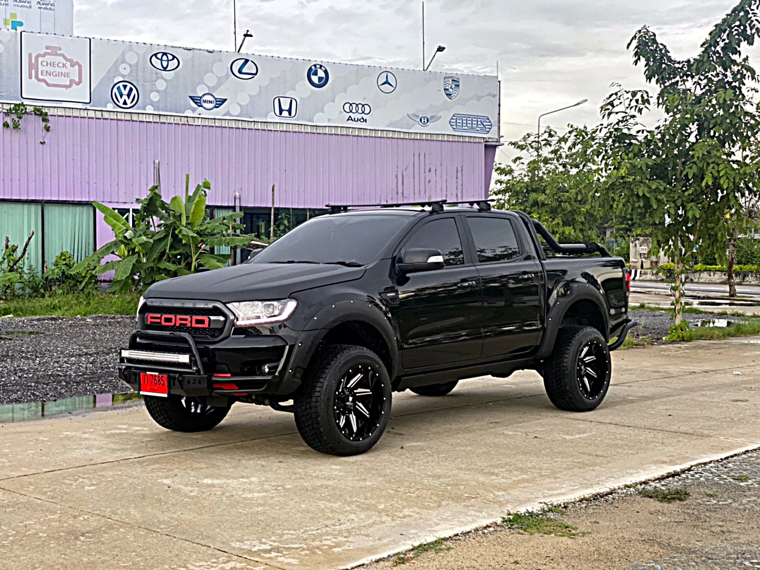 FORD FX4MAX จากพัทยา จัดทรงเมก่าที่ STEP9