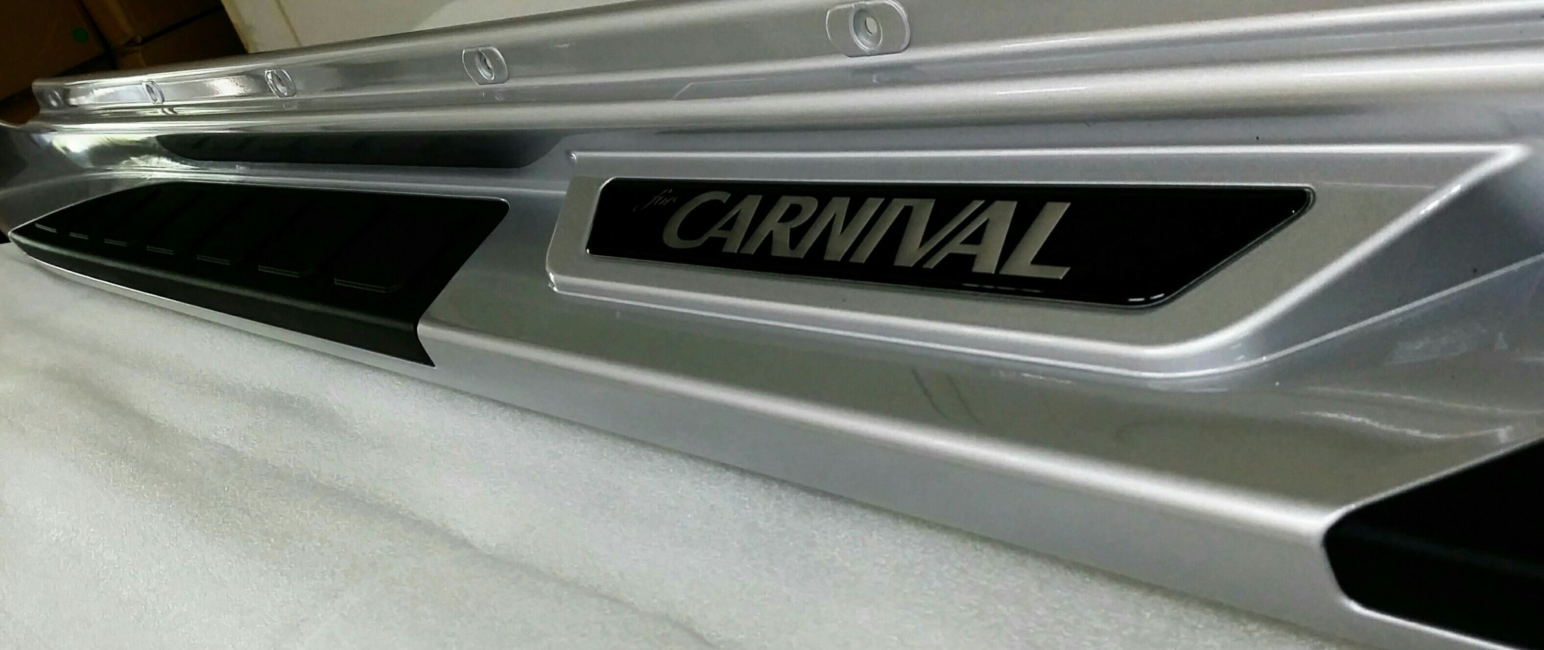 Side Step For New Grand Carnival 2015 ( C ) - บันไดข้างตรงรุ่น ของแท้จาก KIA เกาหลี แบบ C