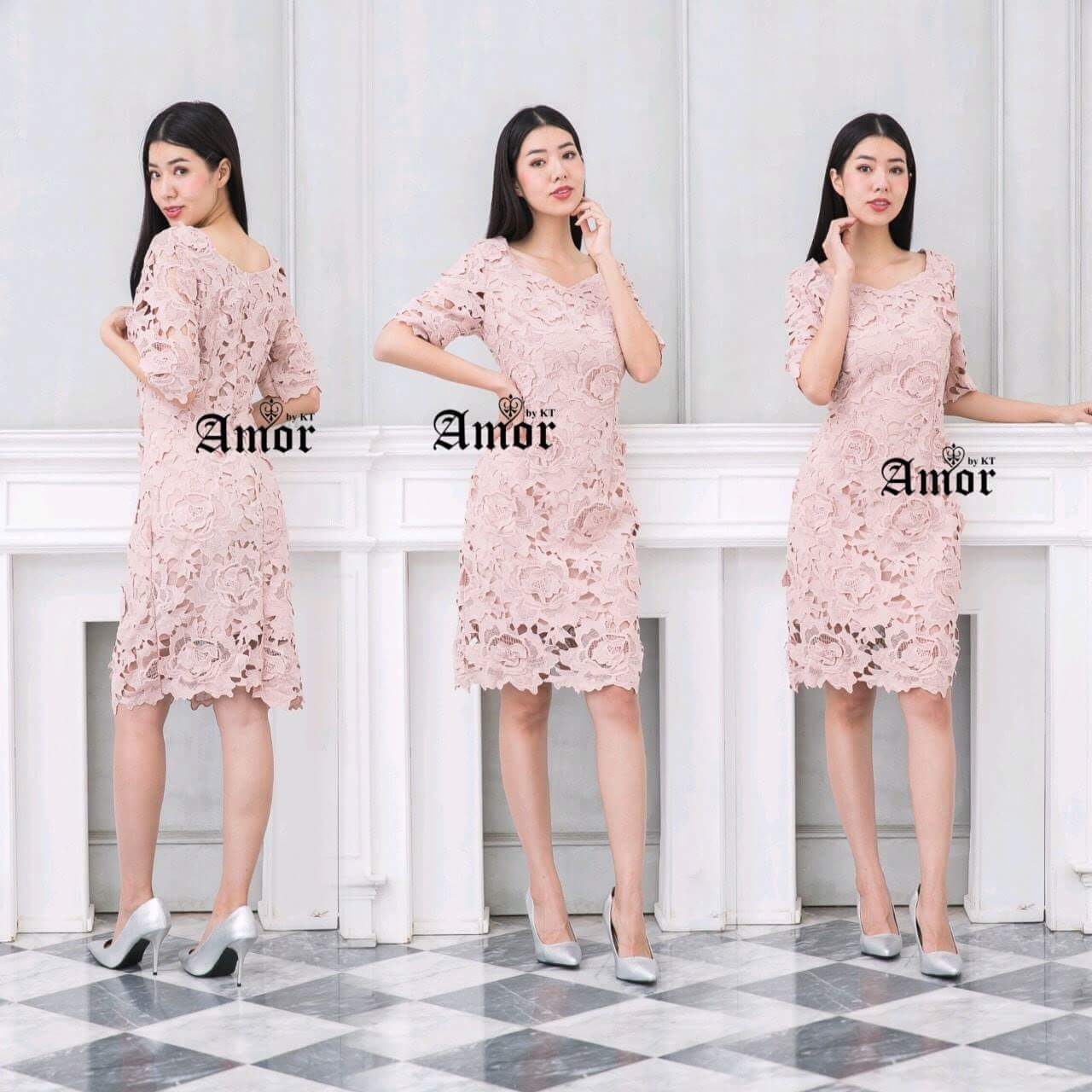 ชุดเดรสลูกไม้ ดอกลอย 3 มิติ