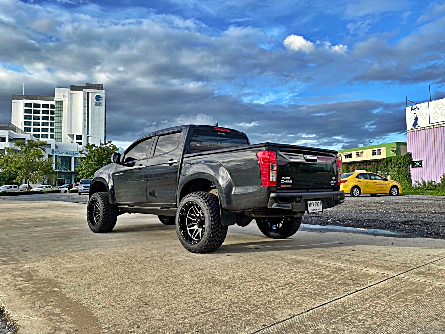 NISSAN_NAVARA_แปลงร่าง ทรงเมกา