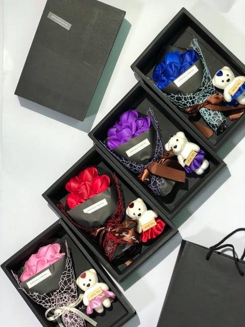 กุหลาบหอม พร้อมตุ๊กตาหมี