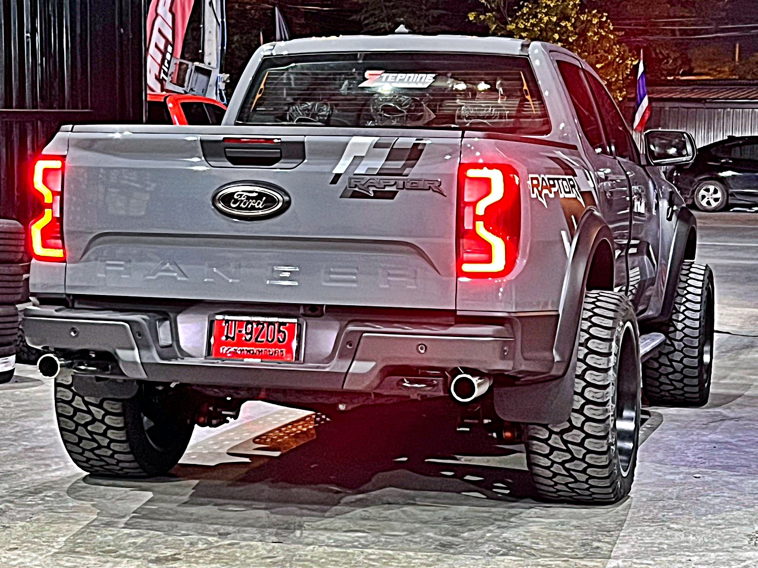 ส่งงาน RAPTOR V6 หล่อจบ ที่ Step9 ล้อแท้ HOSTILE H113