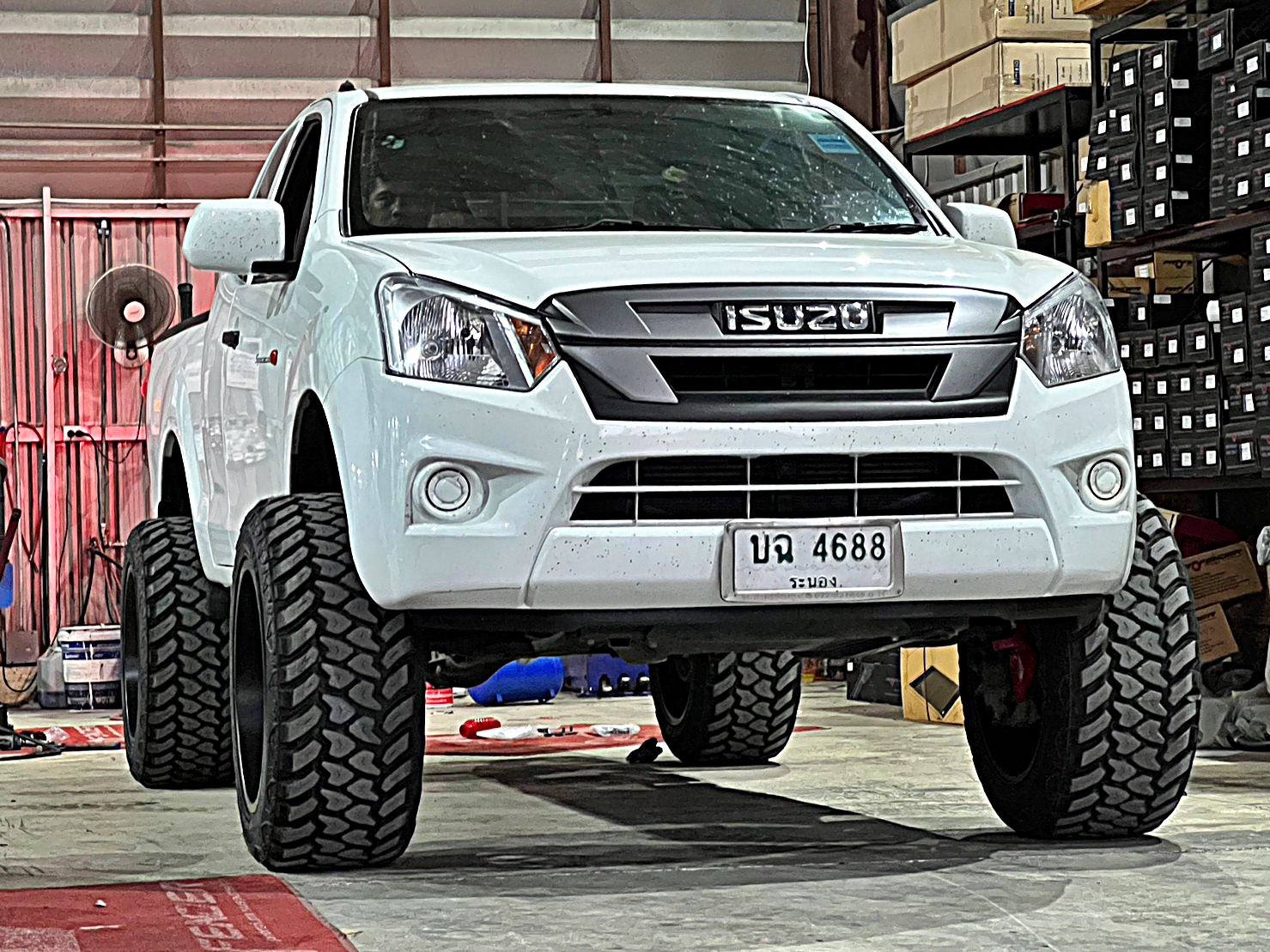 D-MAX ตัวเตี้ย ทำให้เป็นตัวสูง ทรงเมกา