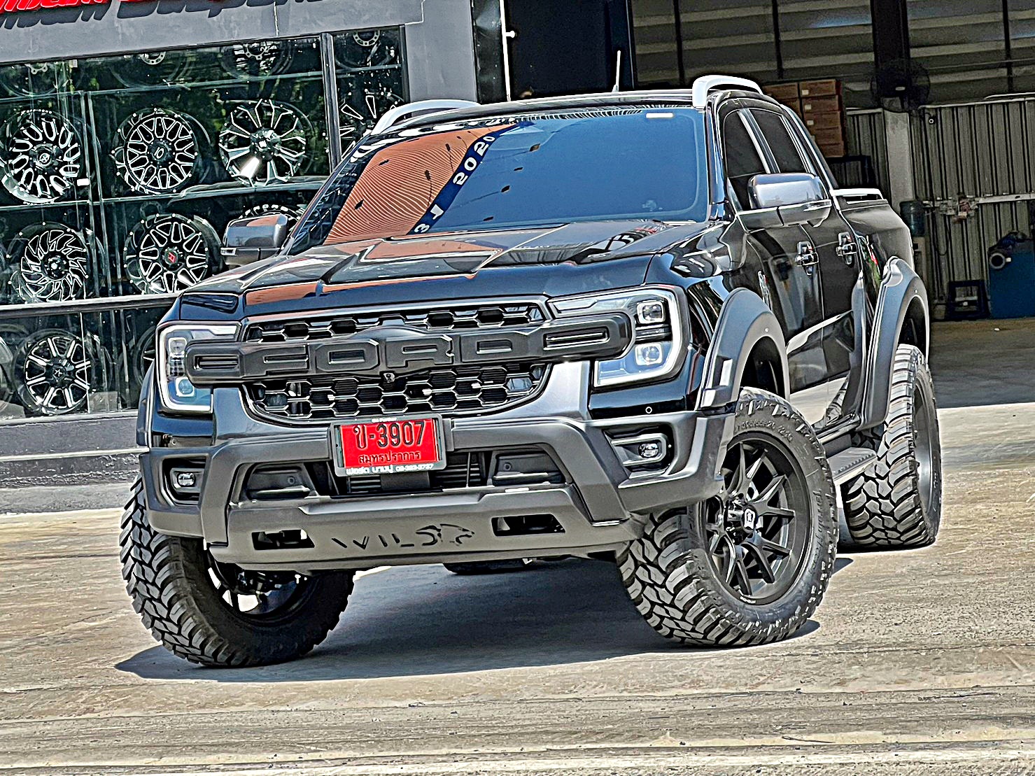 FORD RANGER NEXTGEN เน้นสเป็ค ล้อไม่ยื่น ยางใหญ่
