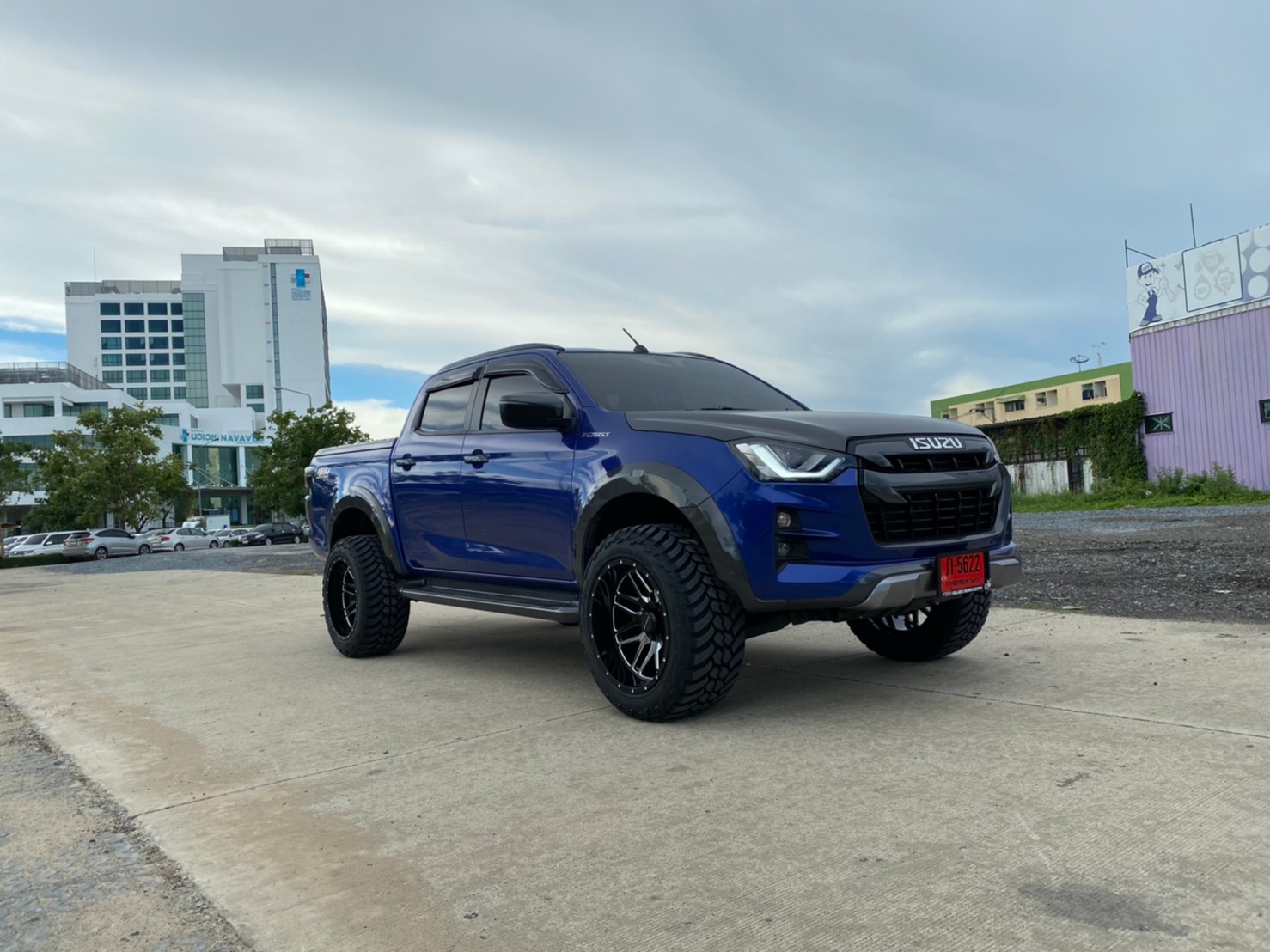 D-MAX ทรงเมกา จัดชุดหล่อที่ STEP9