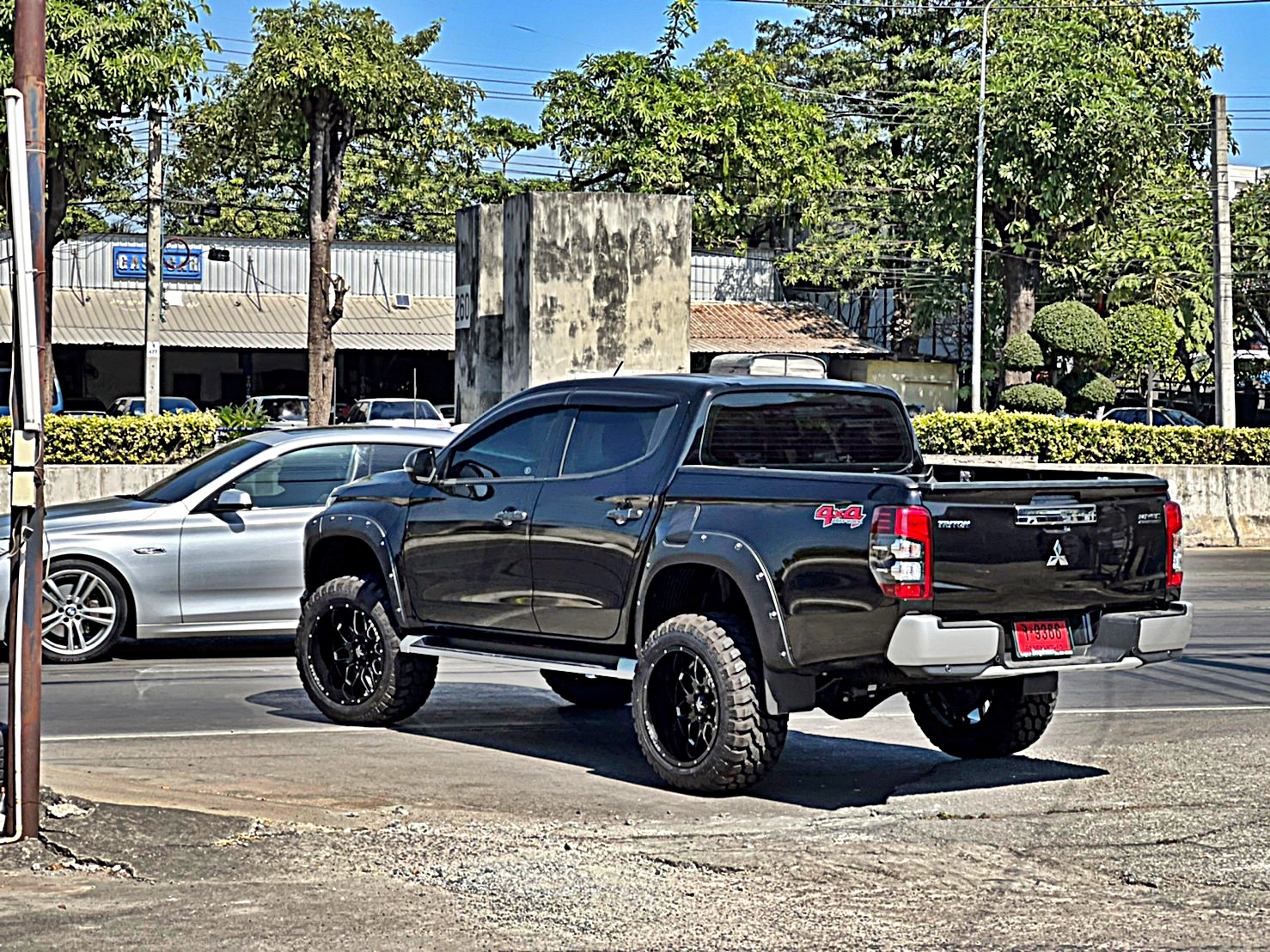 TRITON ทรงเมกา ล้อ FORCE ที่ STEP9