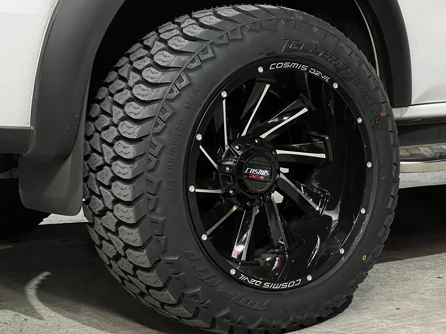 FORD EVEREST NEXTGEN ชุมพร แต่งทรงเมกาที่ STEP9