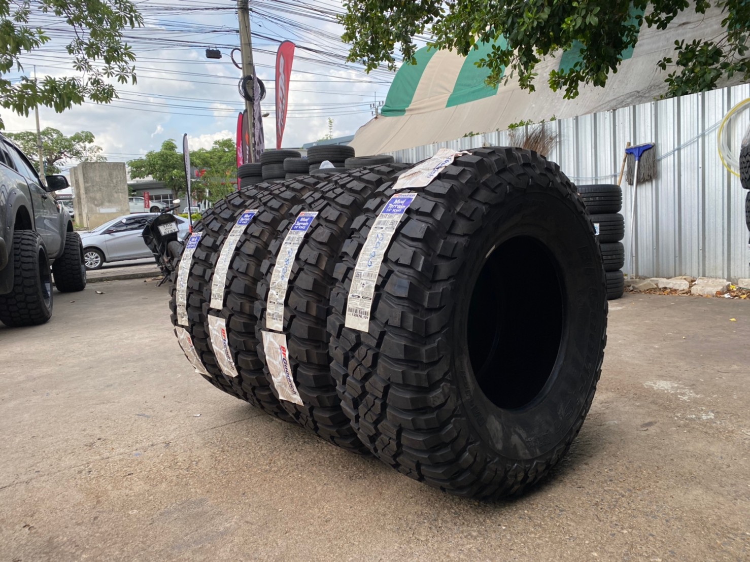 BF GOODRICH KM3 35X12.5R17 ราคาถูก ต้อง STEP9 เท่านั้น
