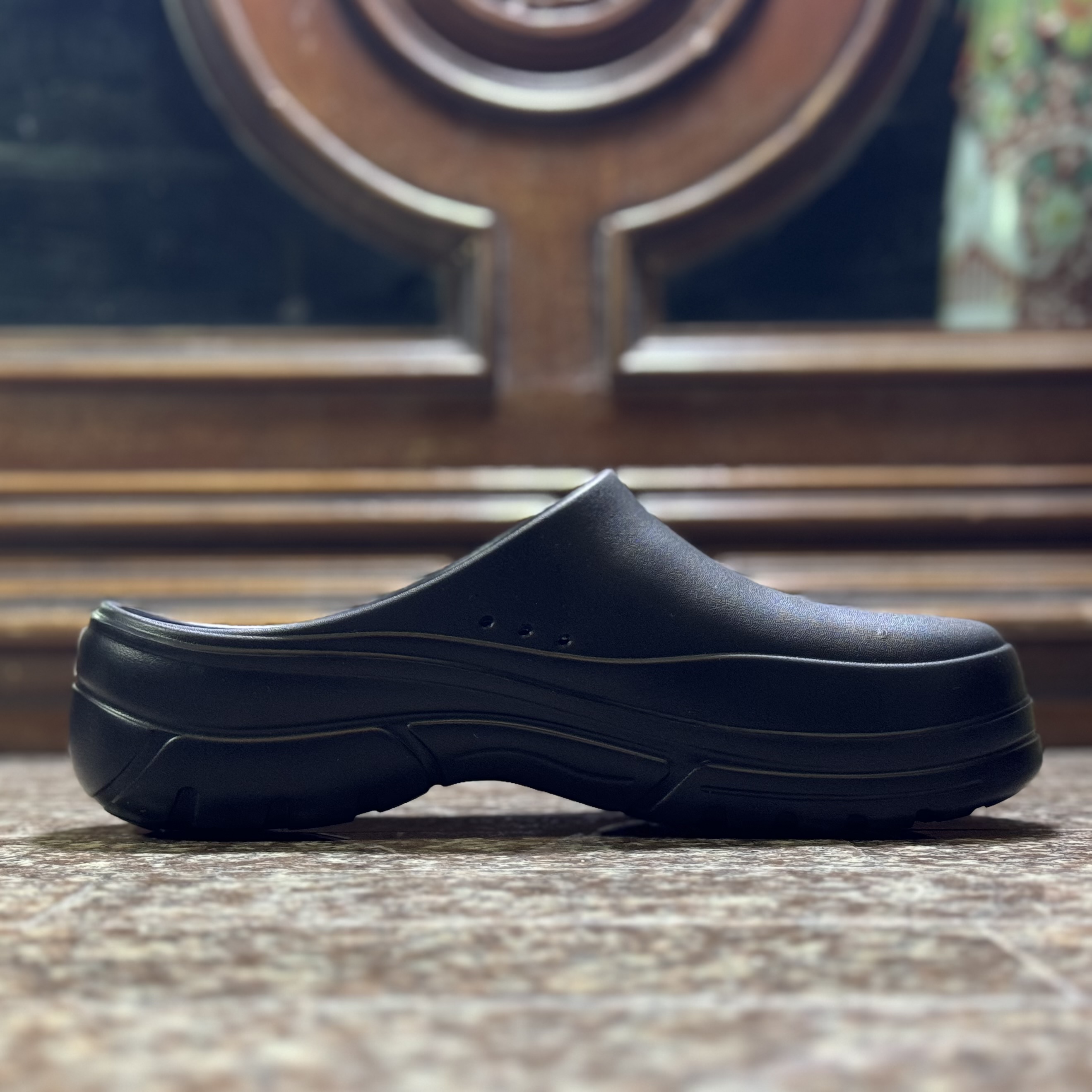 รองเท้า CC Double O Clog Slide ‘TripleBlack’ (M39/40)