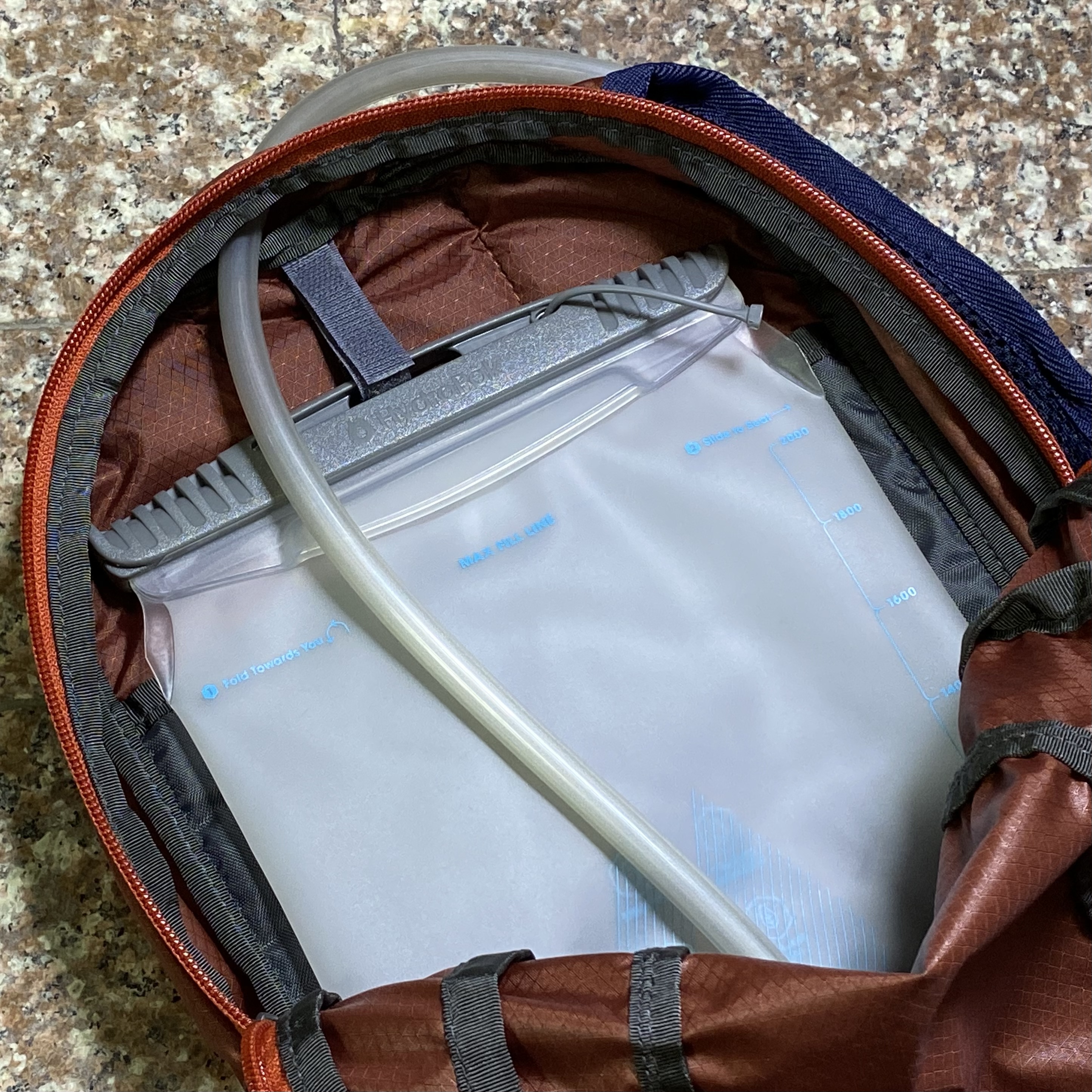 กระเป๋าวิ่ง Merrell Crest Hydration 6L Trail BackPack