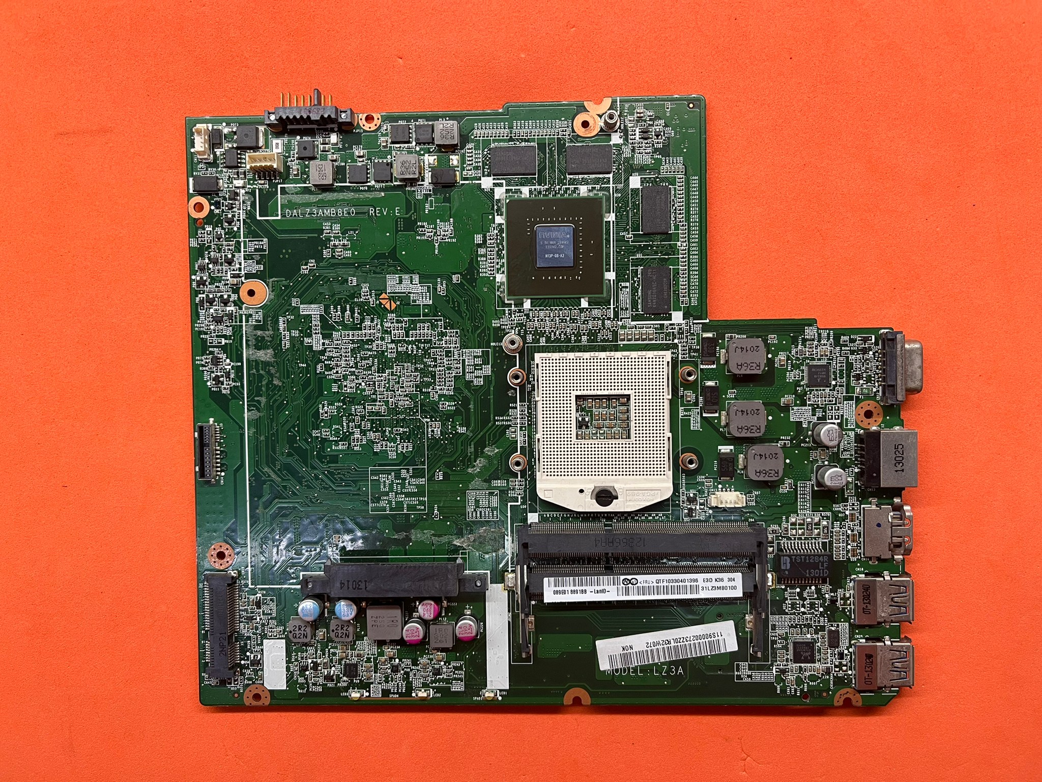 MT06584 เมนบอร์ดเสีย Mainboard For Lenovo Z580 HM76 USB3.0 DALZ3AMB8E0 GT630M/GT635M Laptop Test (มือสอง) 2