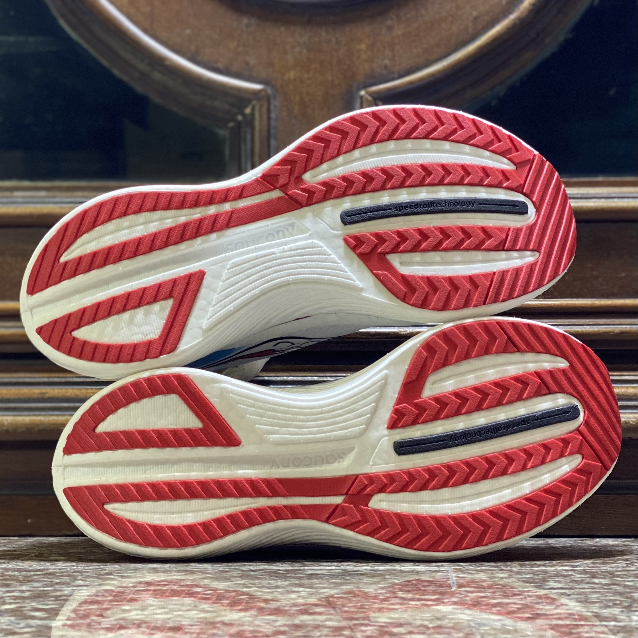 รองเท้าวิ่ง Saucony Endorphin Speed 3 ‘LIMITED’ (W7US)