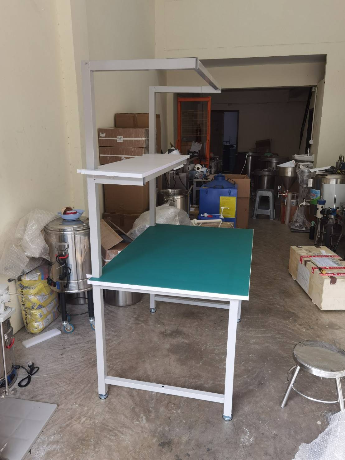 โต๊ะทำงานกันไฟฟ้าสถิต สำหรับโรงงานอิเล็กทรอนิกส์ โต๊ะปฏิบัติงาน รุ่น LYF