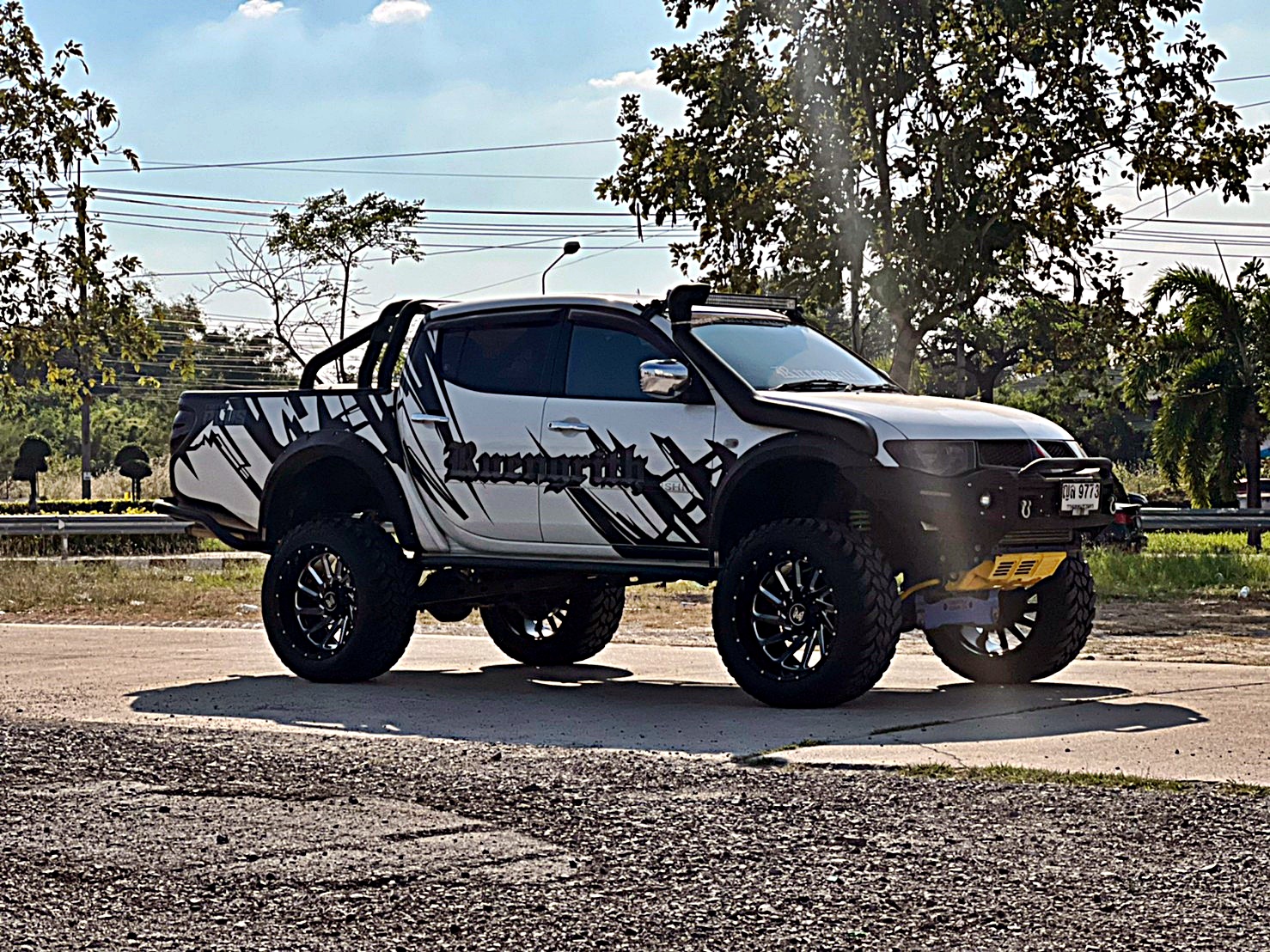 TRITON ทรงเมกา ที่ STEP9