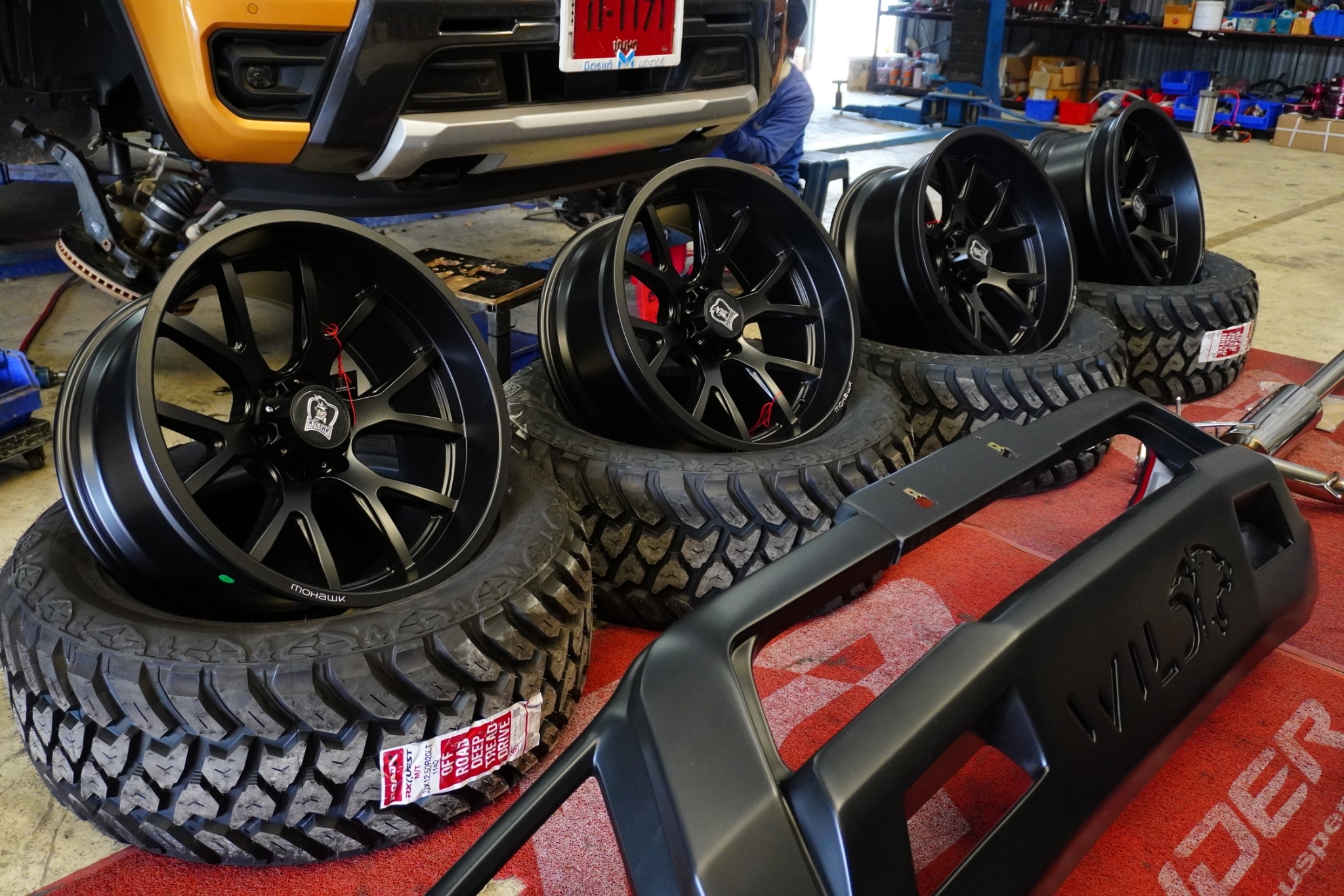 FORD RANGER NEXTGEN จองคิวมาจาก ชุมพร แต่งทรงเมกาที่ STEP9