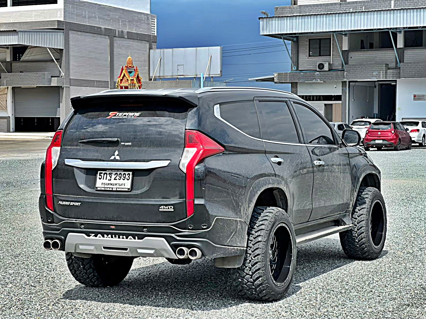 PAJERO_ทรงเมกา ที่ STEP9