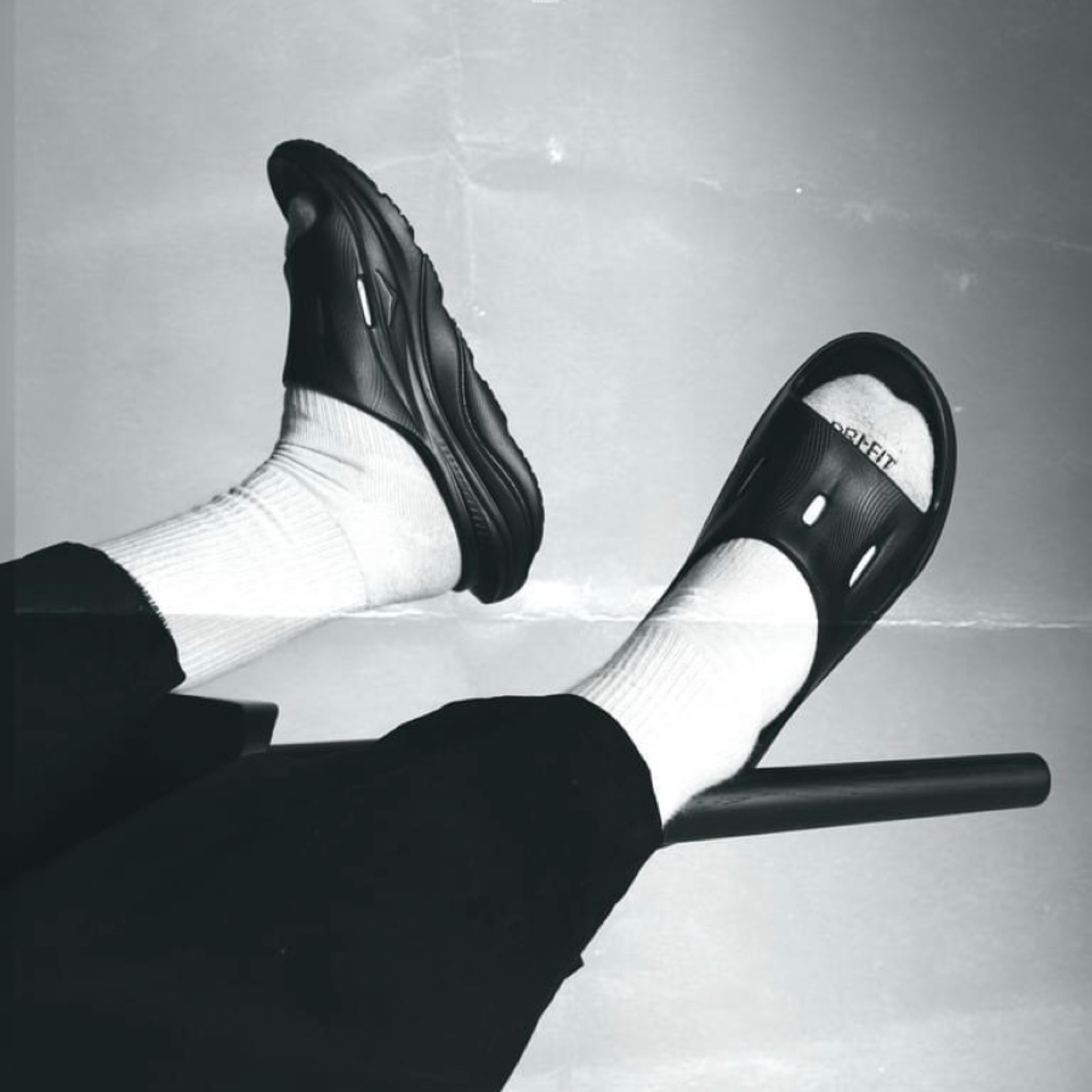 รองเท้า HOKA Ora Recovery Slide 3 ‘TripleBlack’ (M8/9US)