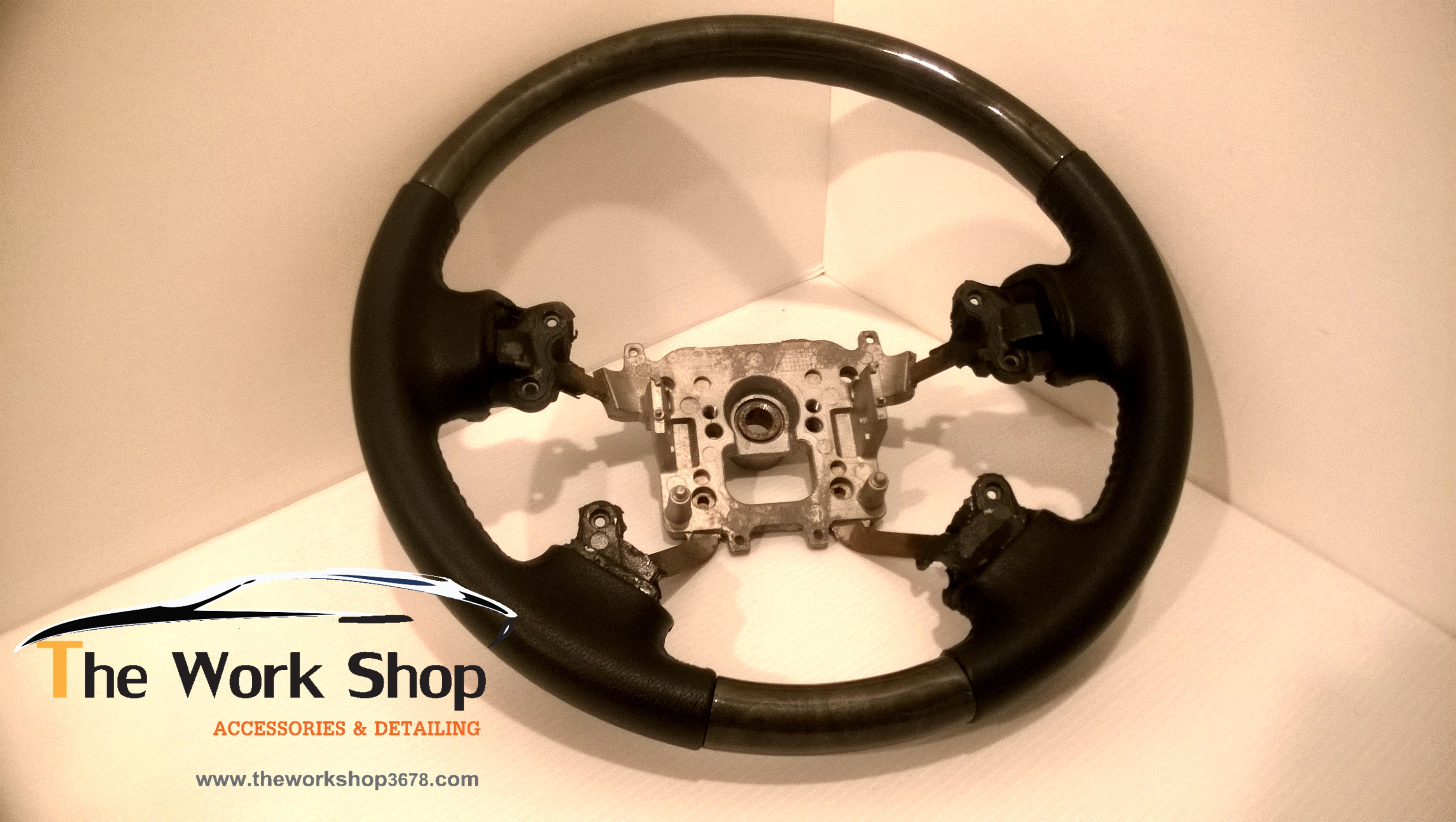 Black Piano Steering Wheel for H-1 - พวงมาลัยหุ้มหนัง และลายไม้สีดำแบบหรู
