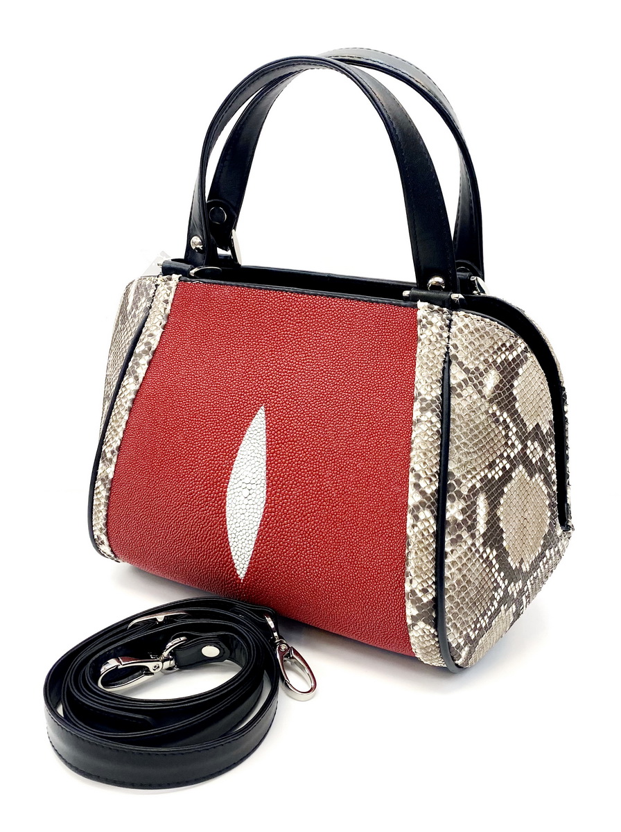 กระเป๋าถือหนังงูแท้ ผสม หนังปลากระเบนแท้ สีแดง มีสายสะพาย