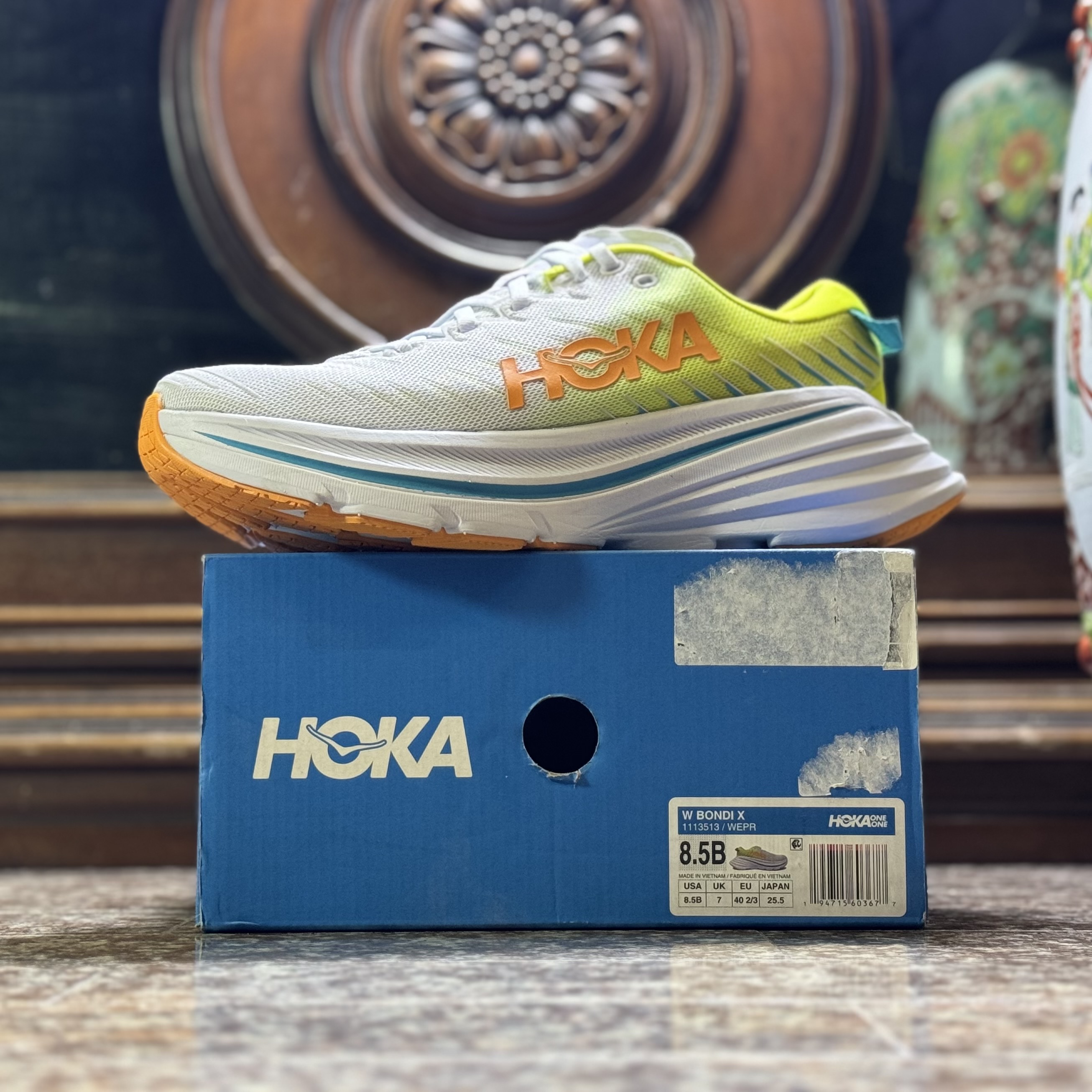 รองเท้าวิ่ง HOKA Bondi X Women ‘OG’ (W9US)