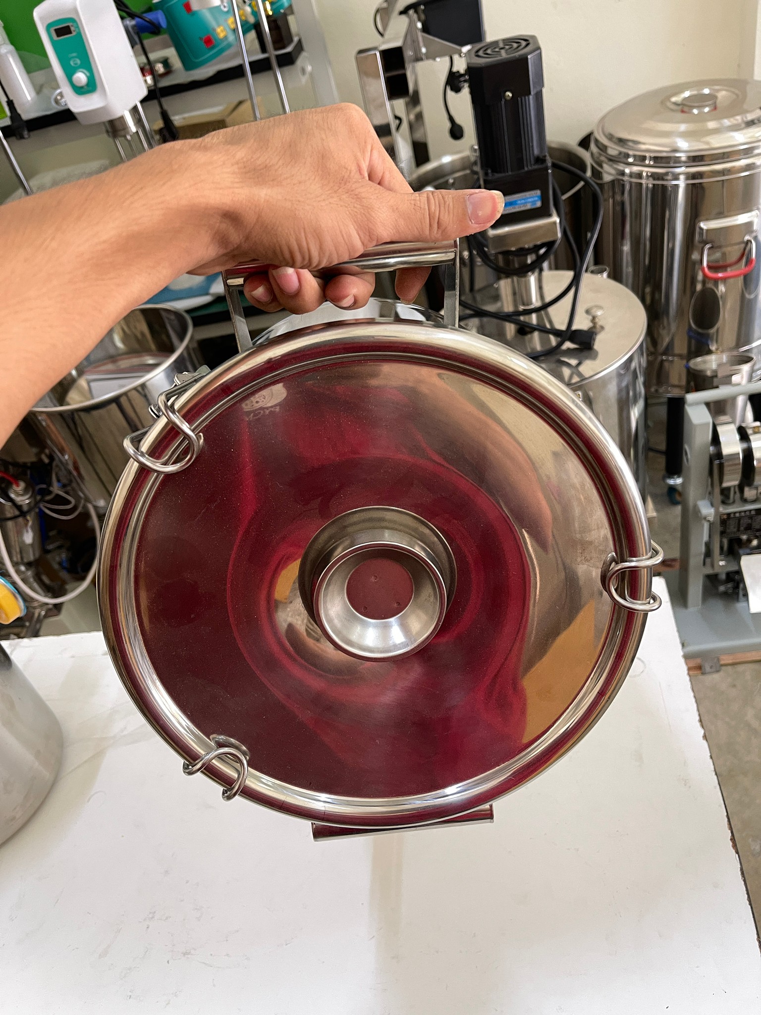 หม้อ-ถังสแตนเลสพร้อมฝาปิดมีหูหิ้ว (หม้อเกรด 304 +ฝาเกรด201)