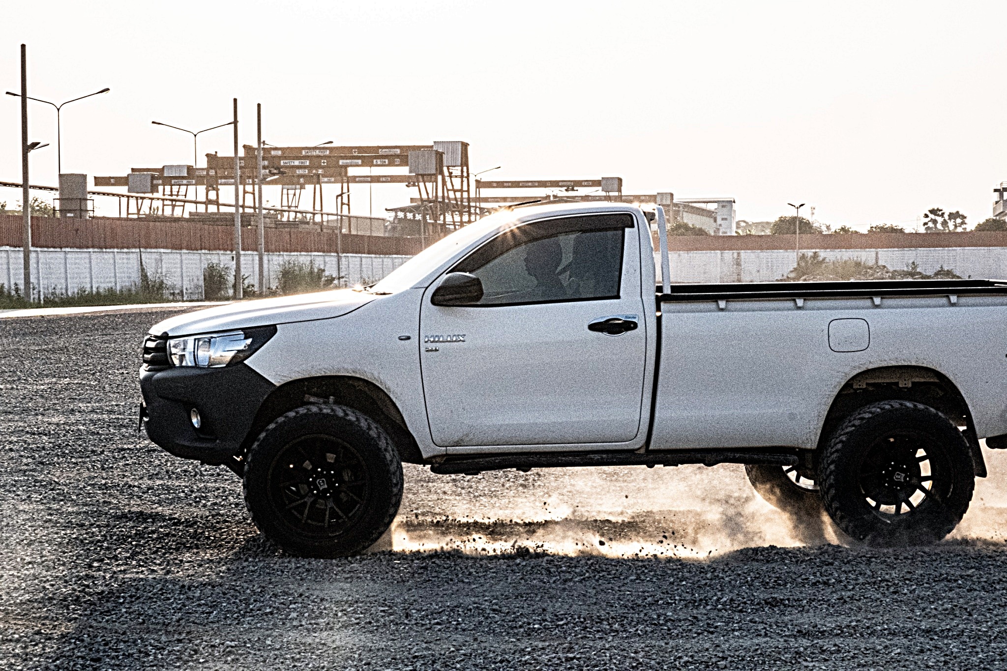 REVO หัวเดียว จองคิวจากแพร่ ทำทรงเมกาที่ STEP9