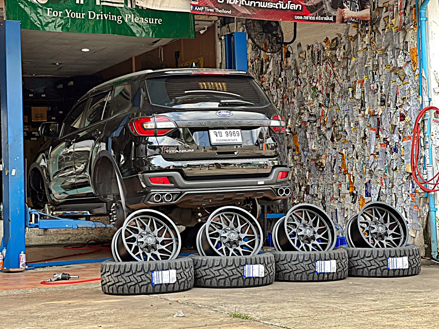 FORD EVEREST ขอบ20 แบบไม่ยก