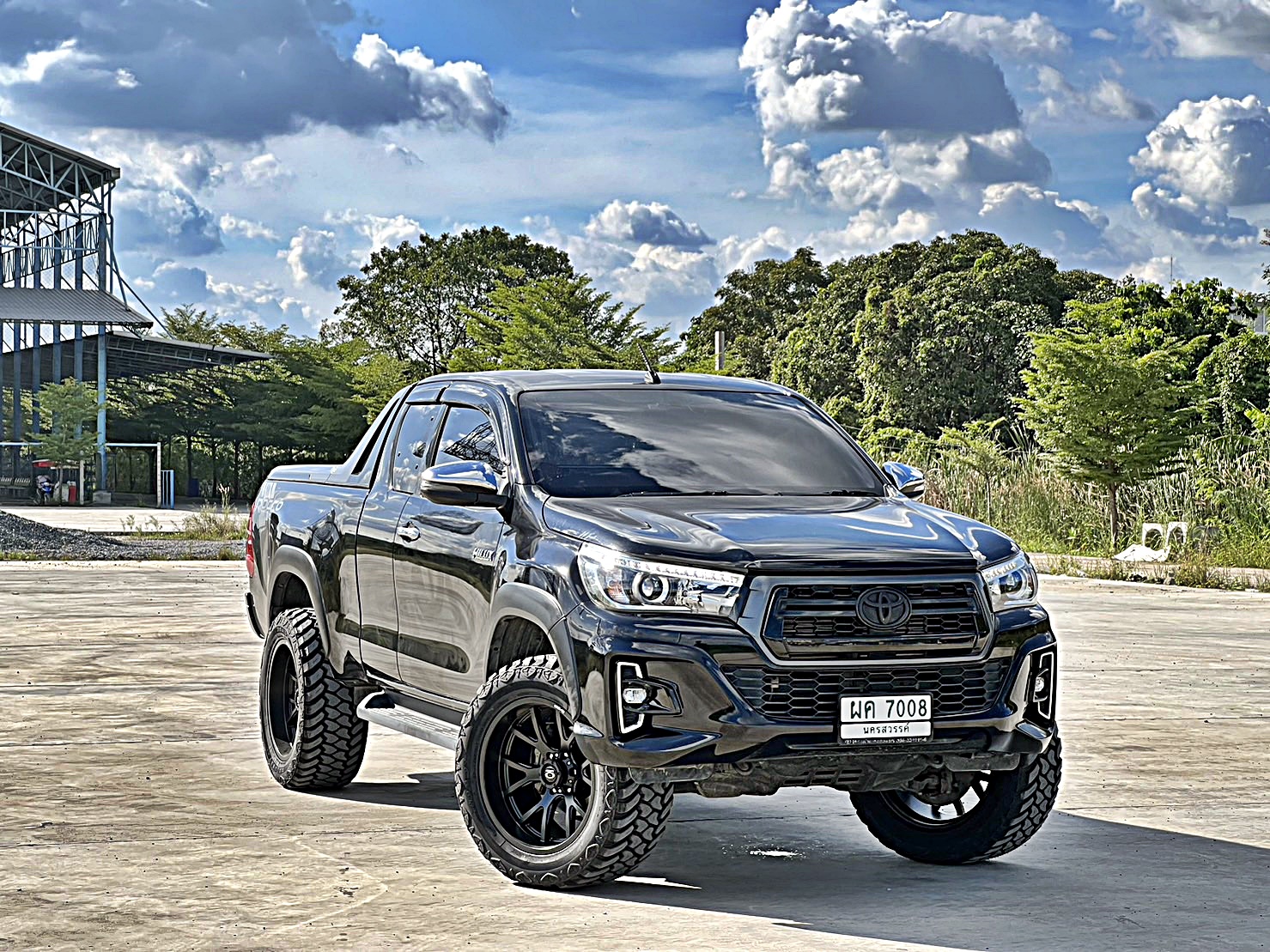 Rocco จองคิวมาจากนครสวรรค์ ทำทรงเมกาที่ STEP9