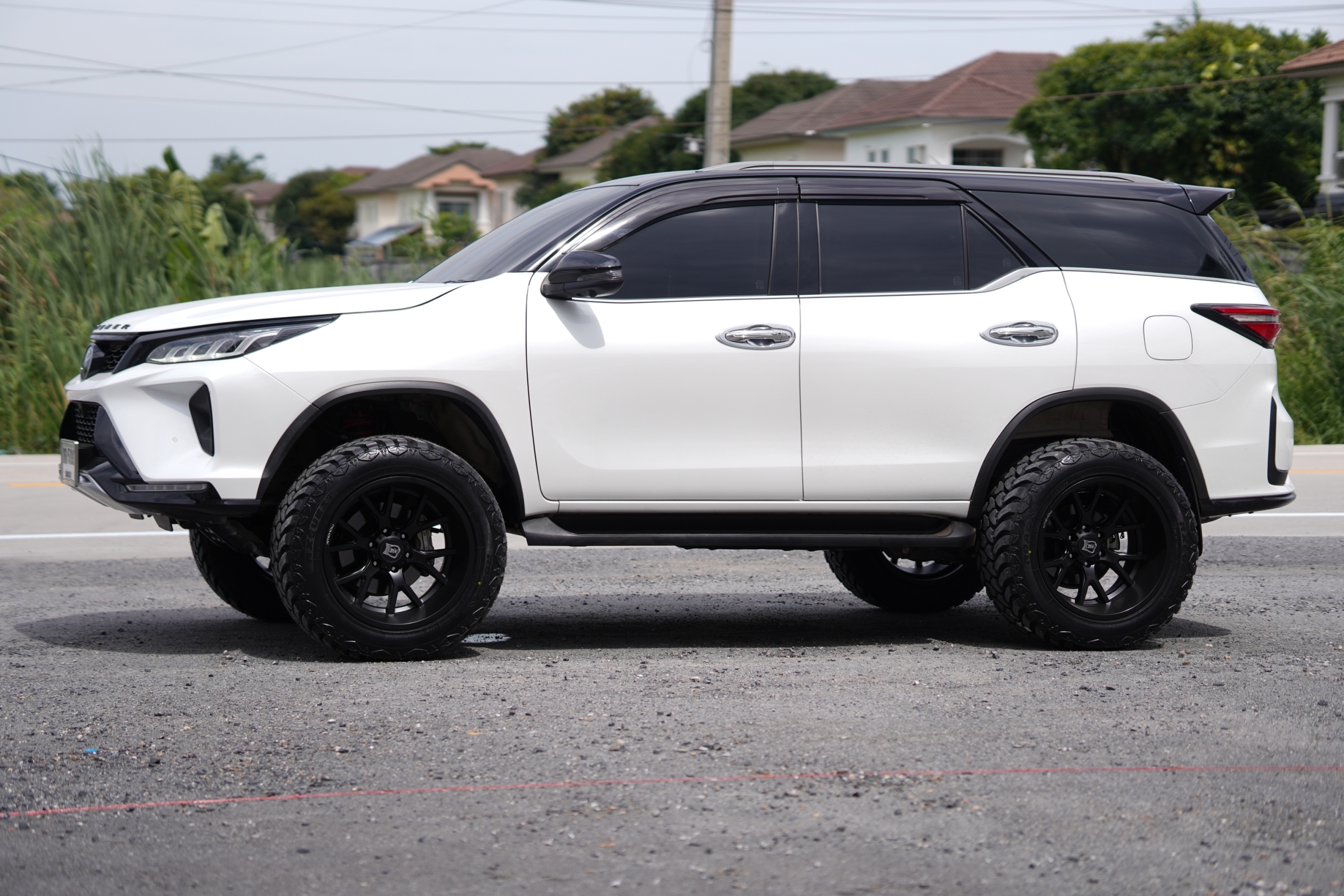 TOYOTA FORTUNER ทรงเมกา ที่ STEP9