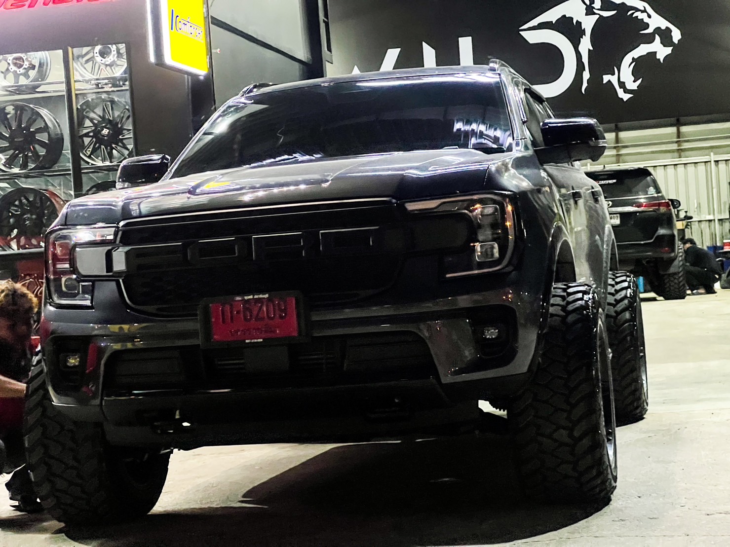 FORD EVEREST NEXTGEN ลูกค้าประจำ ได้คันใหม่ก็เข้ามาจัดทรงเมกาอีกคัน