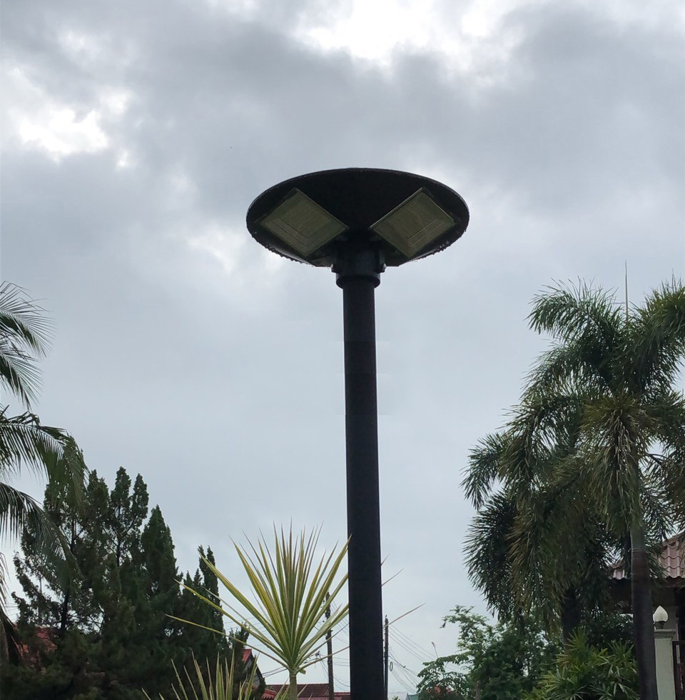 โคมไฟโซล่าเซลล์ UFO รุ่น 8,000W (แสง : วอมไวท์)